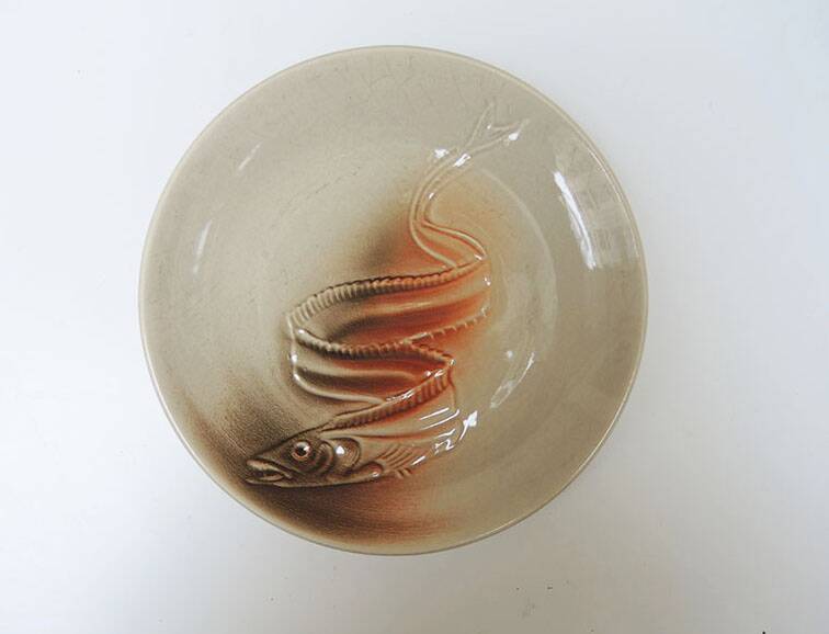 7 old saint amand fish plates