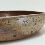 Plat à haut bord en grès pyrité par Charles Gaudry