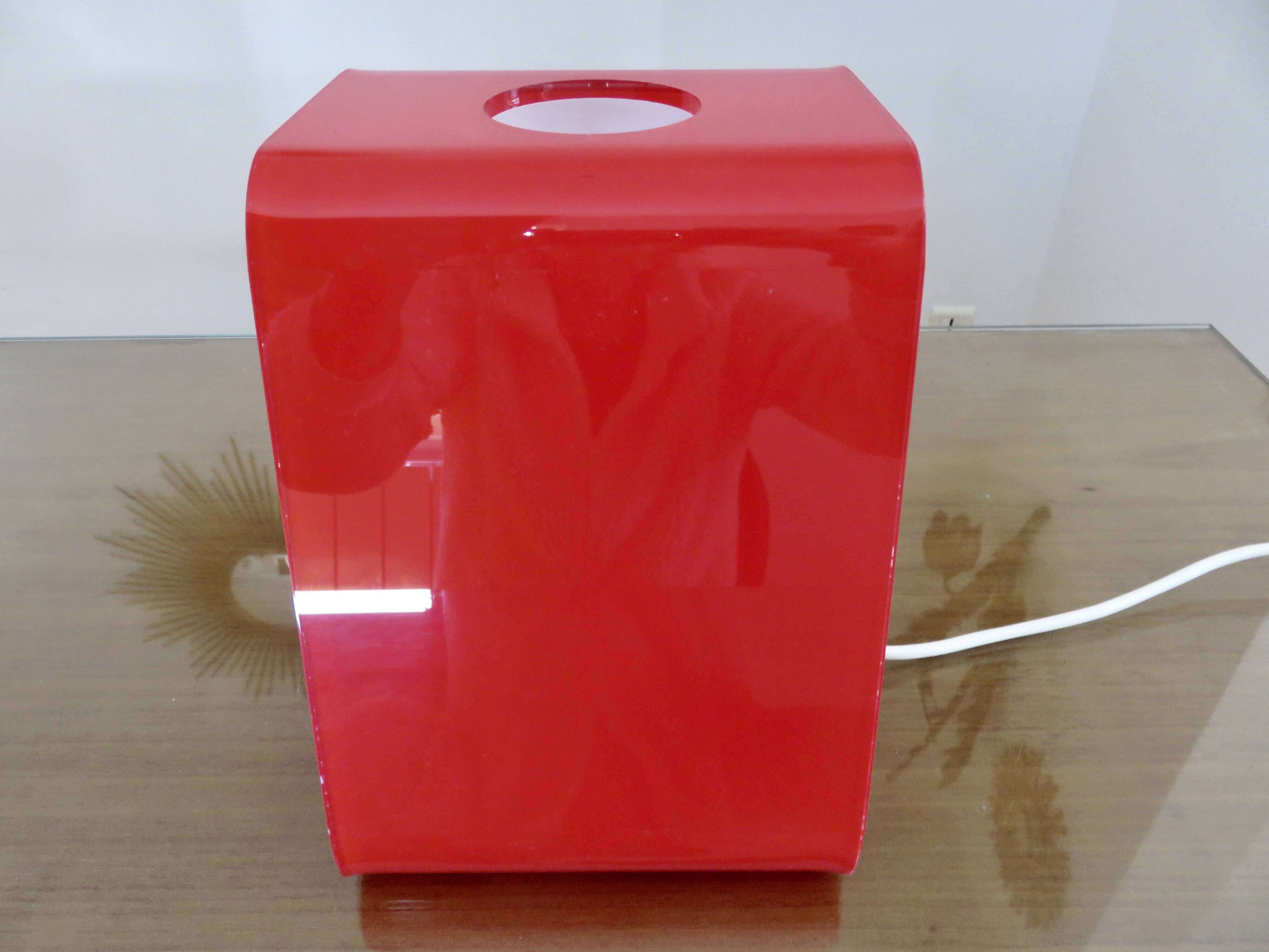 Calligaris luce lamp made in italy 2007 red plexiglass