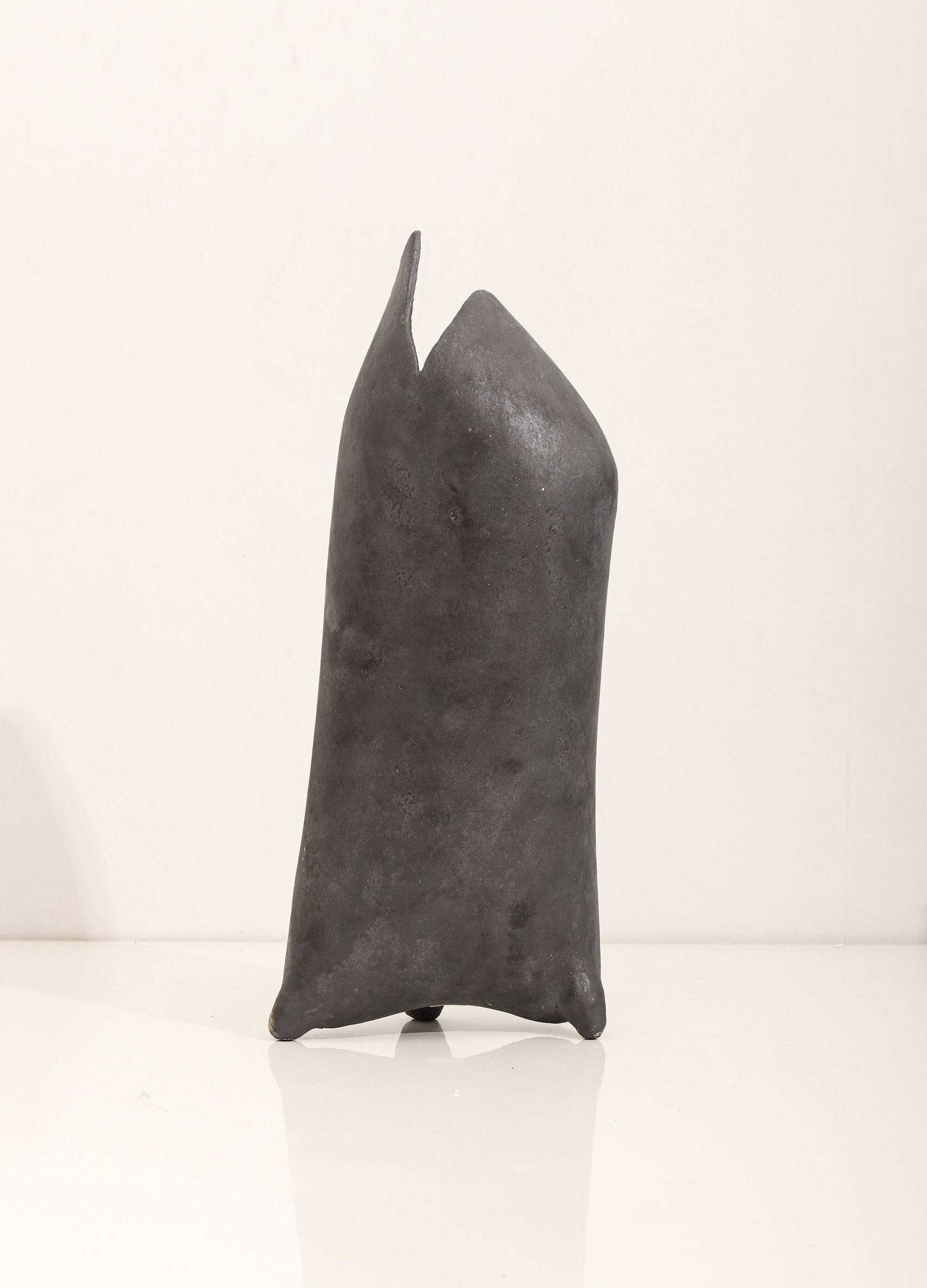 Pottery made by Japanese master potter Kazuo Takiguchi.