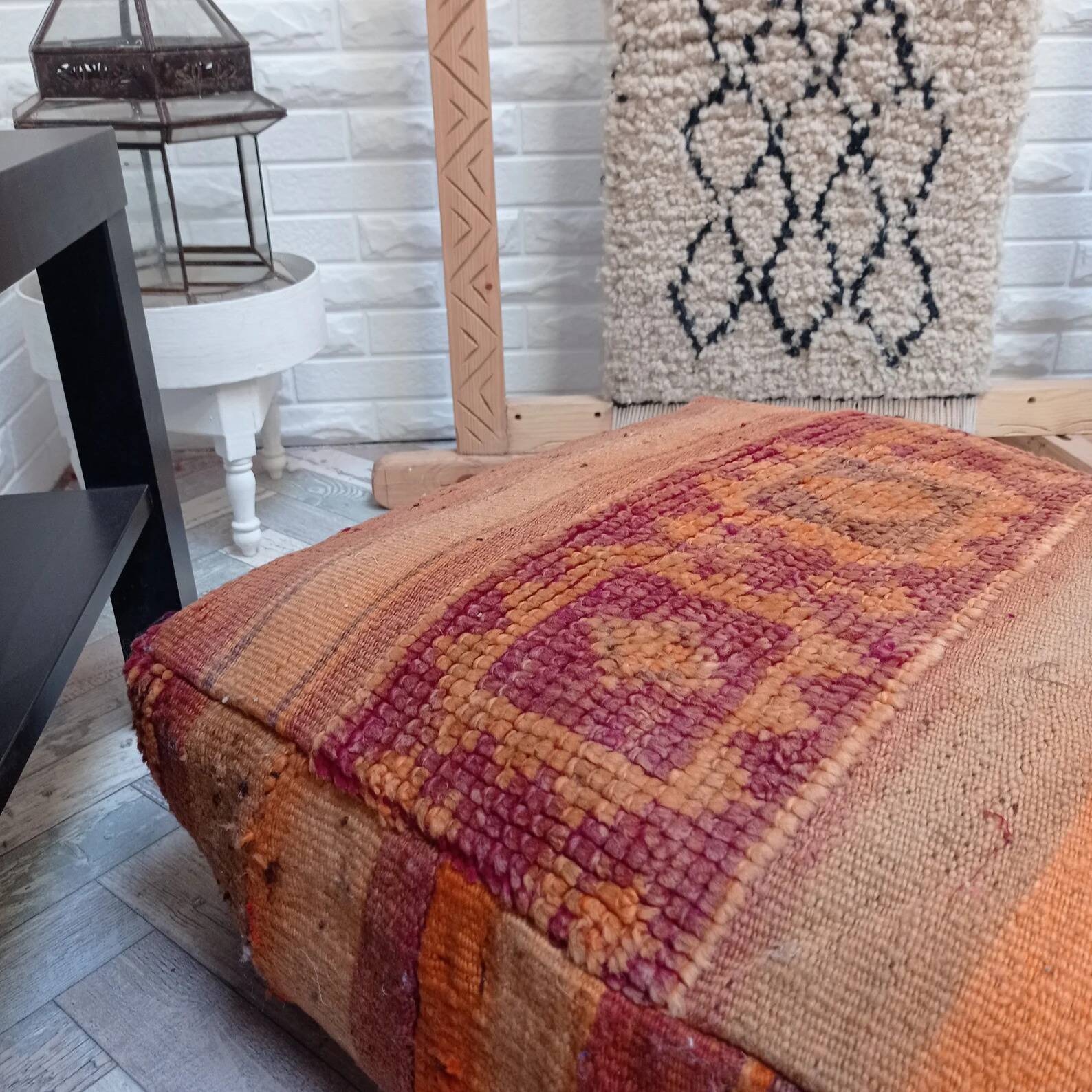 Handmade Berber pouf in wool 60 X 60 X 20 CM