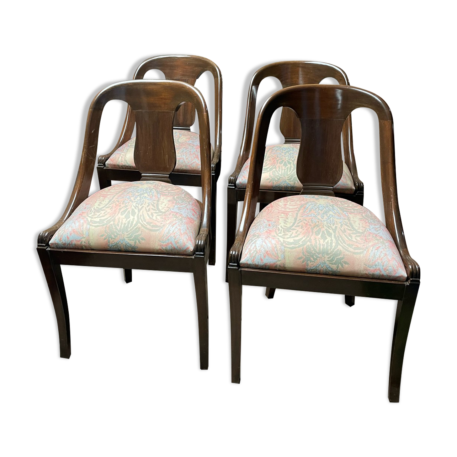 4 gondola chairs
