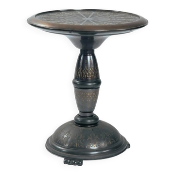 Table d'appoint Art Nouveau néerlandaise avec décor en relief floral, années 1920