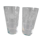 2 gobelets anciens en verre gravés