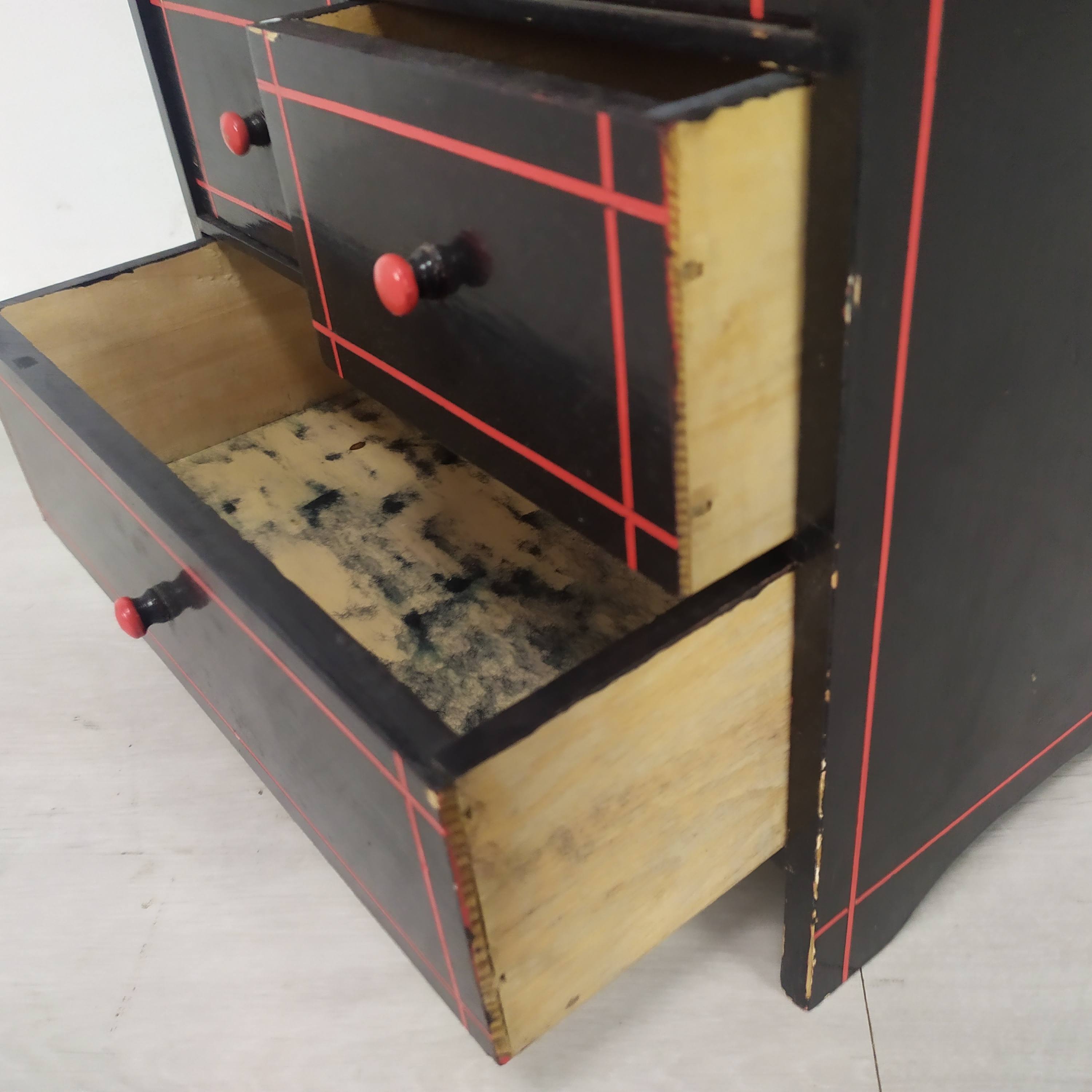 Trade furniture with drawers