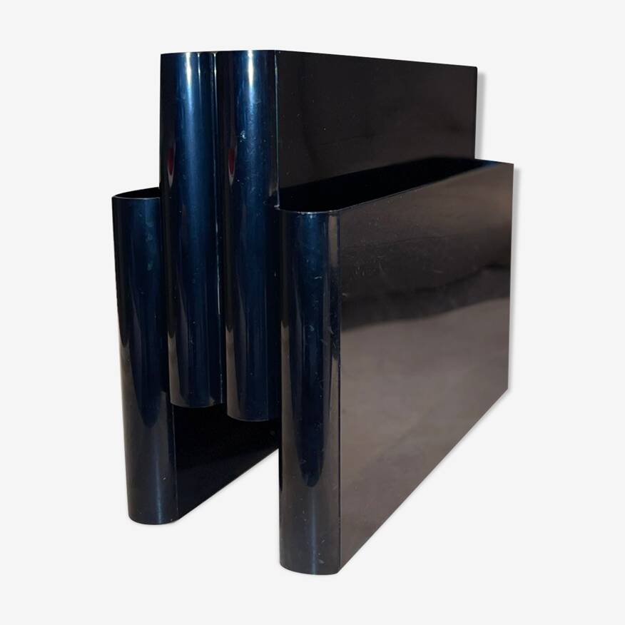 Black “Kartell” magazine rack by Giotto Stoppino, Italy 1970