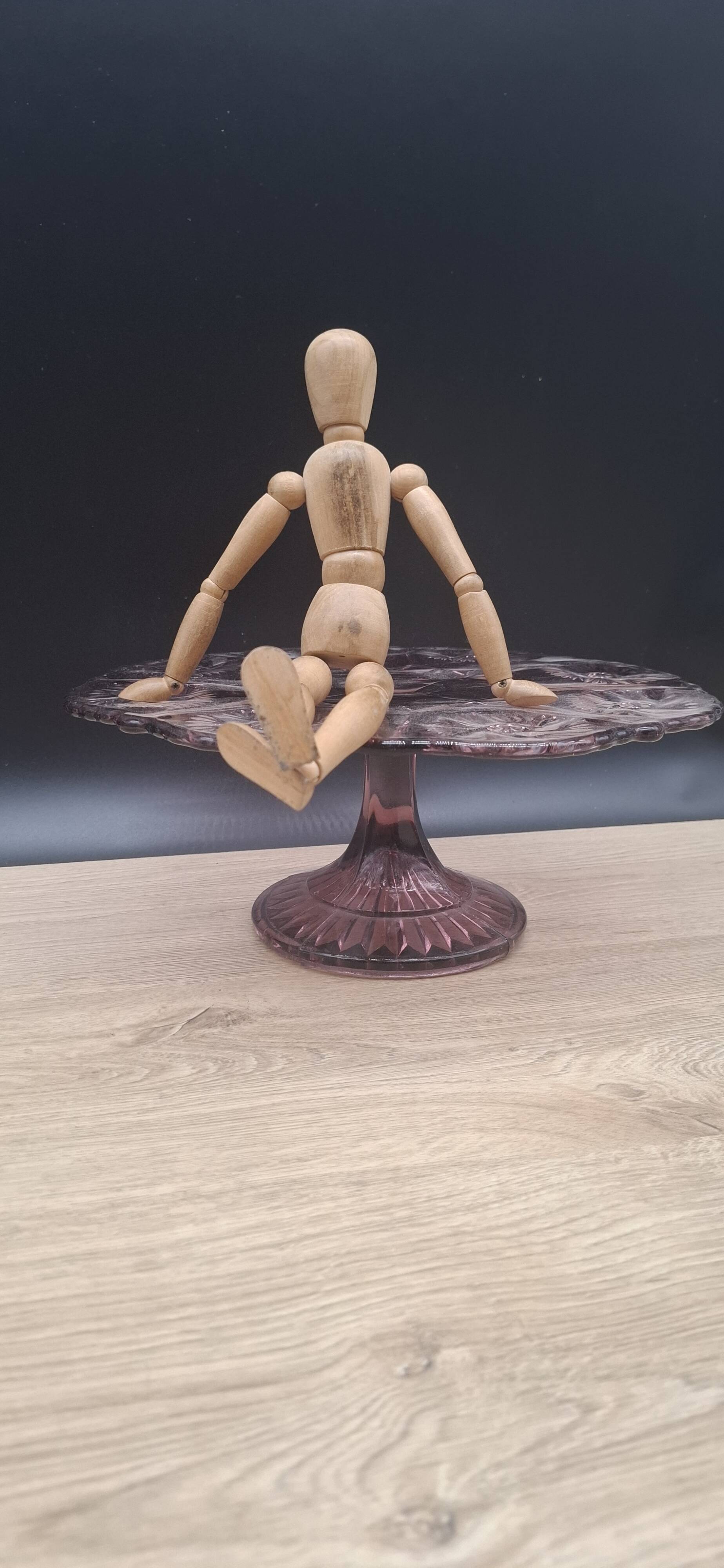 Cake dish, purple glass tart, Manage Belgium