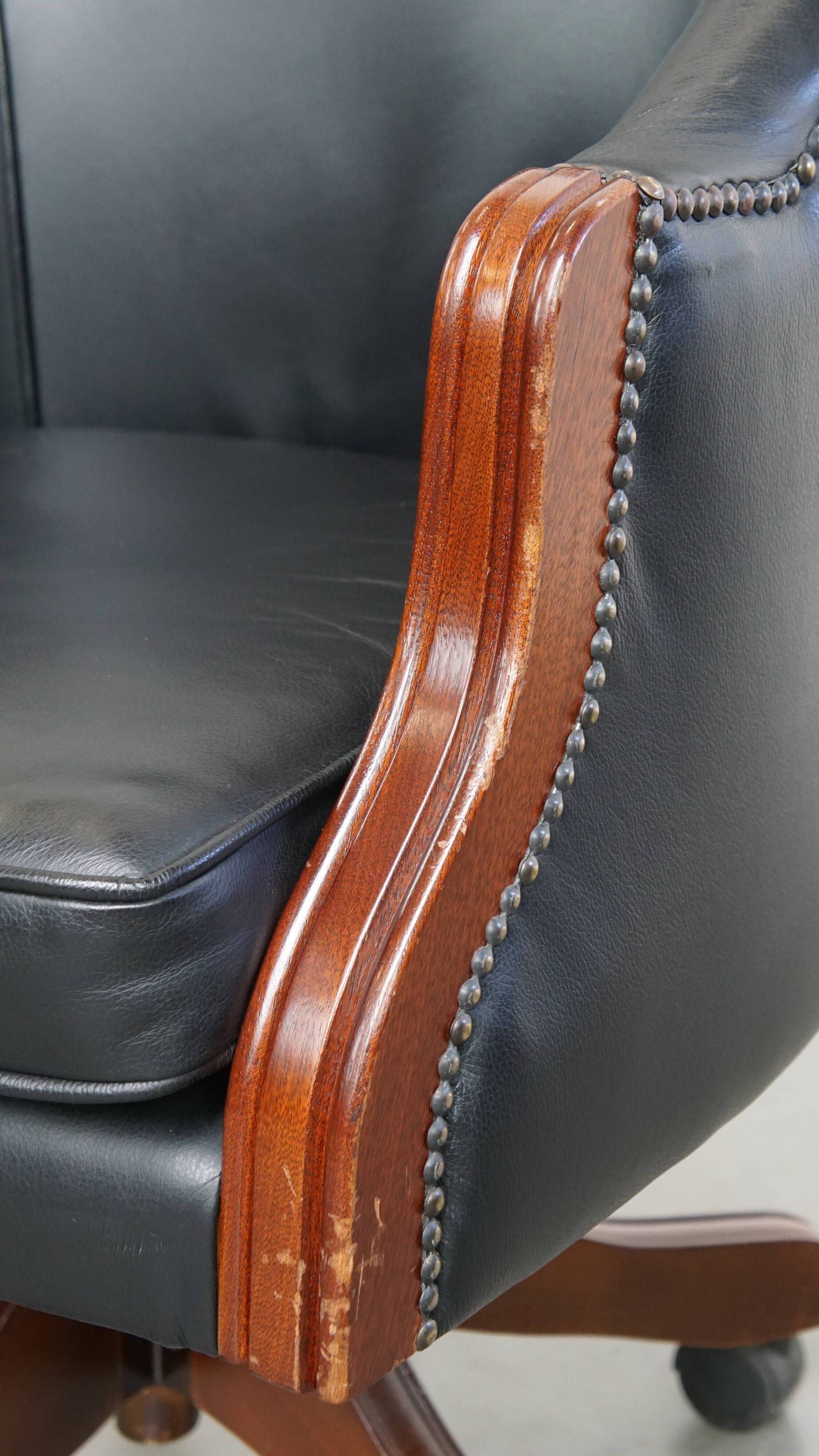 Chaise de bureau en cuir de vachette noir de style anglais