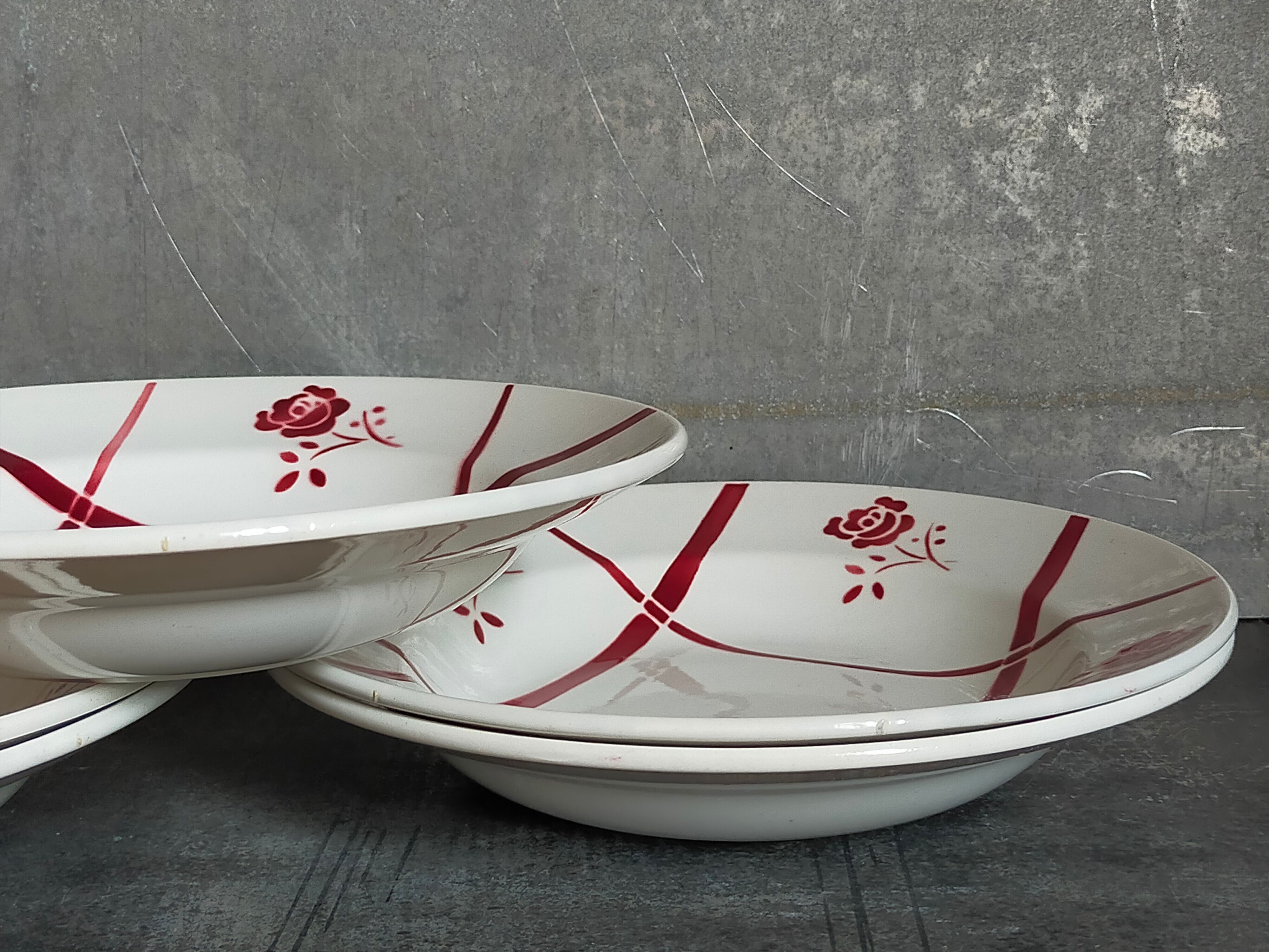 Five plates "grandmother" faience of Badonviller ancient