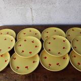 Service à thé en faïence peinte à la main – motif pommes rouges