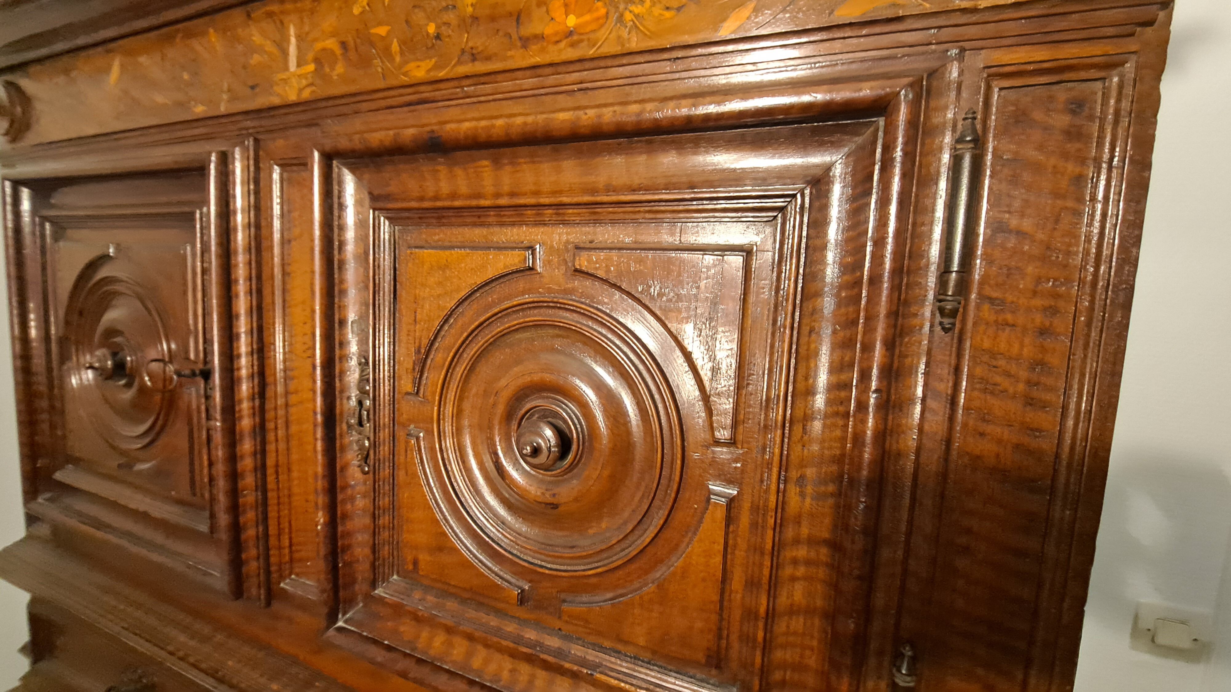 Double-body sideboard