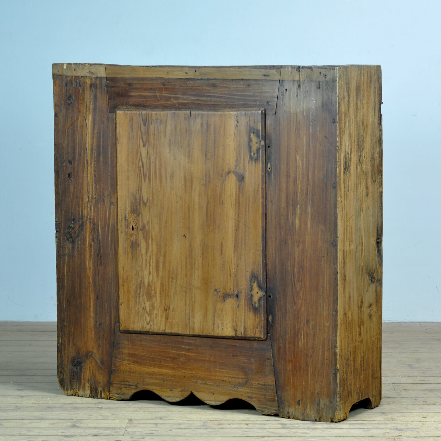 Oak pantry cabinet, circa 1820