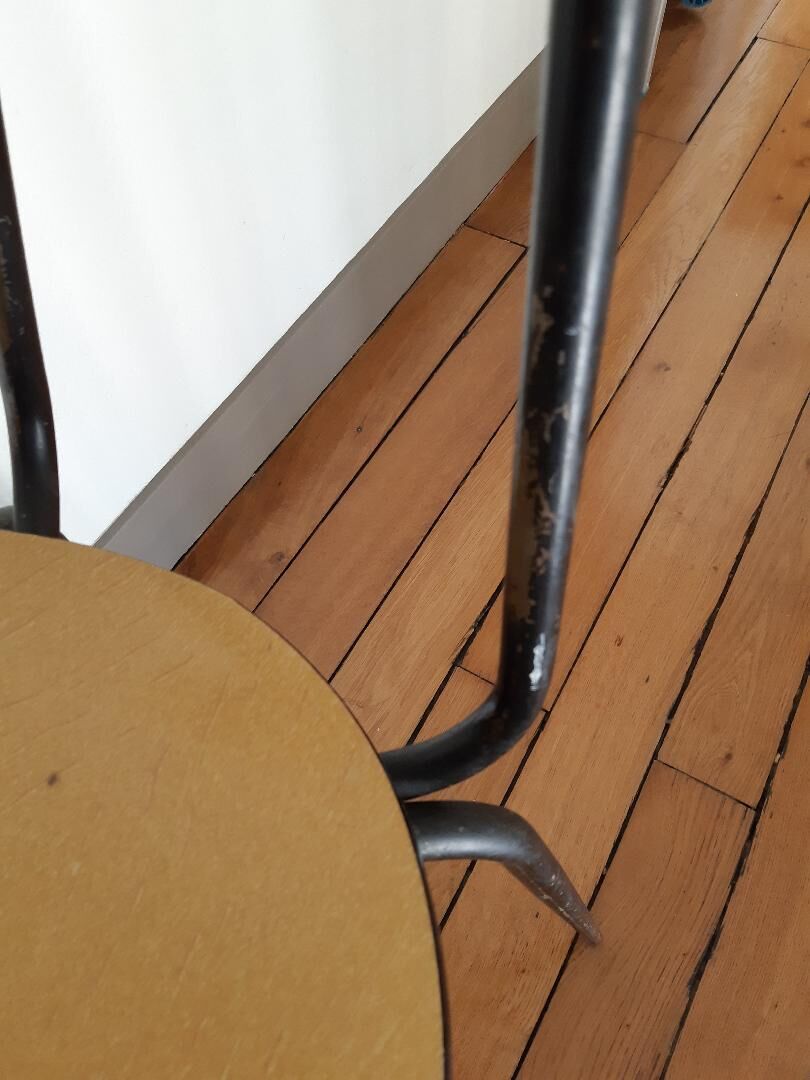 Chair in formica