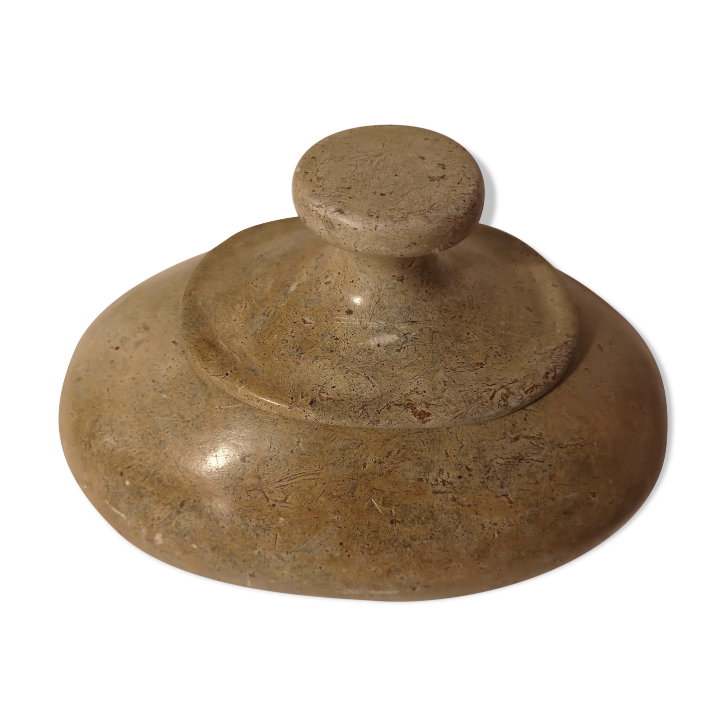 Pot artisanal en pierre polie de Mbigou du Gabon