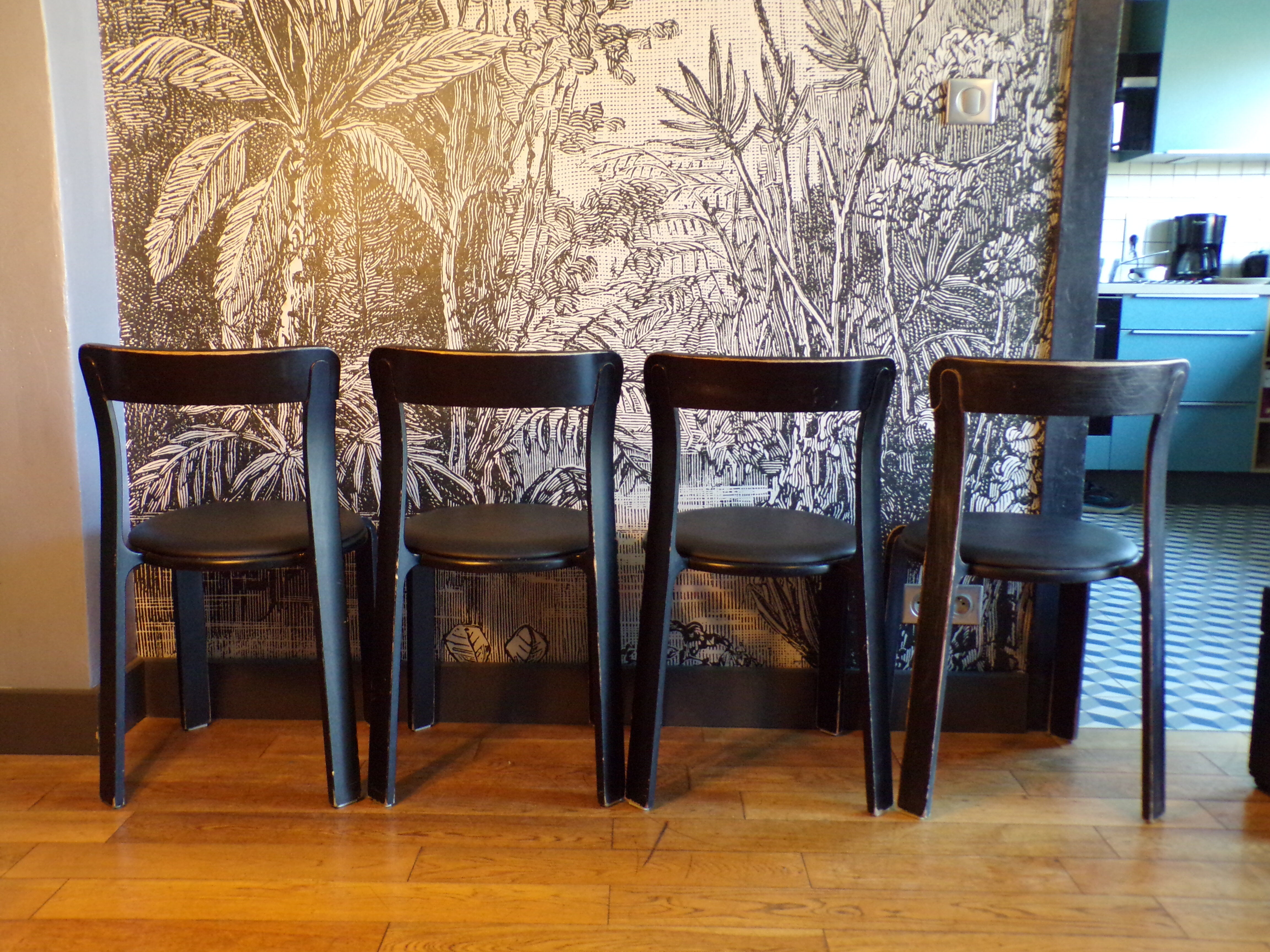 Suite 4 chairs Dietiker Bruno Rey