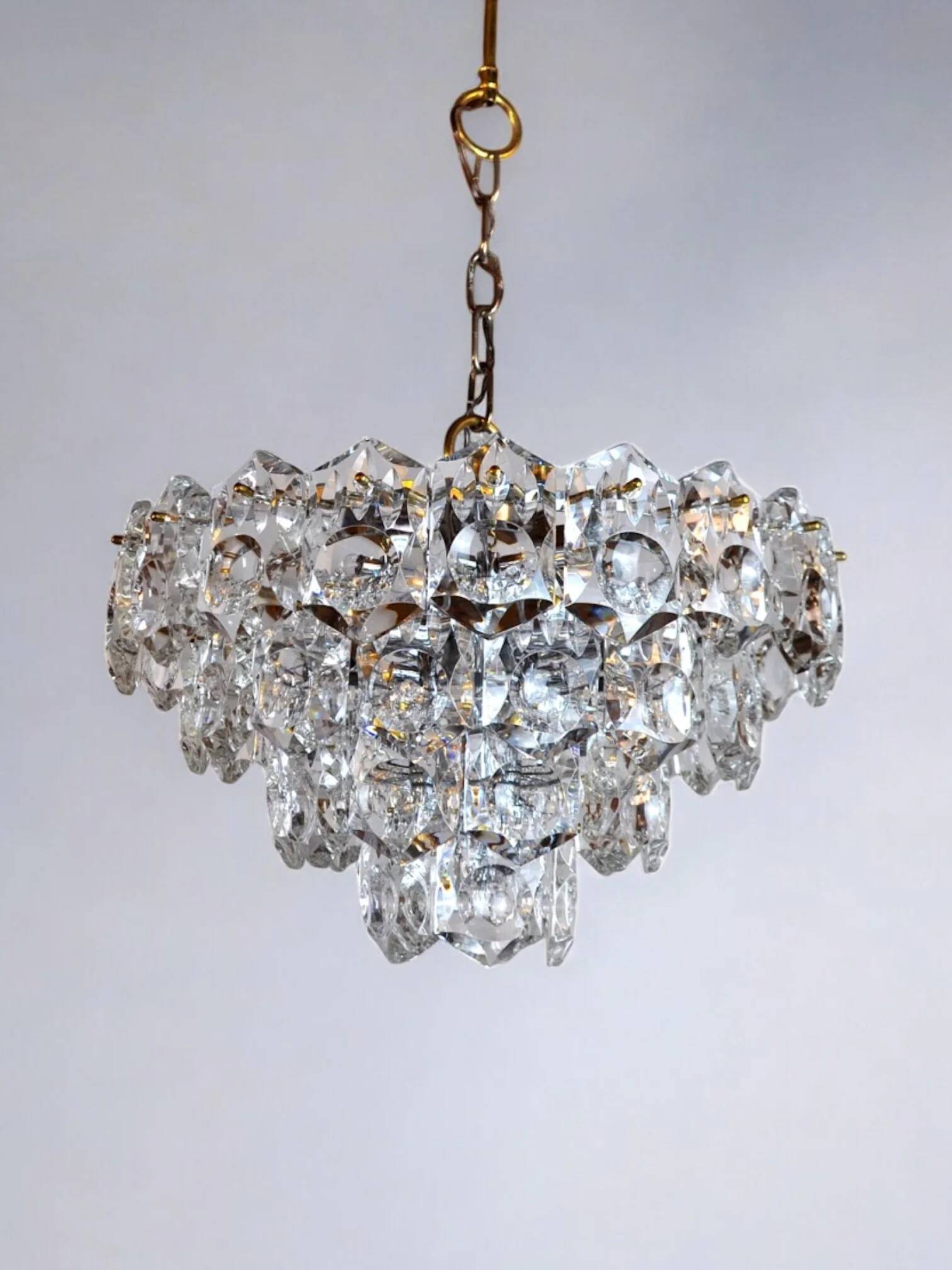 Lustre en cristal taillé à 4 niveaux Kinkeldey, Allemagne, 1970