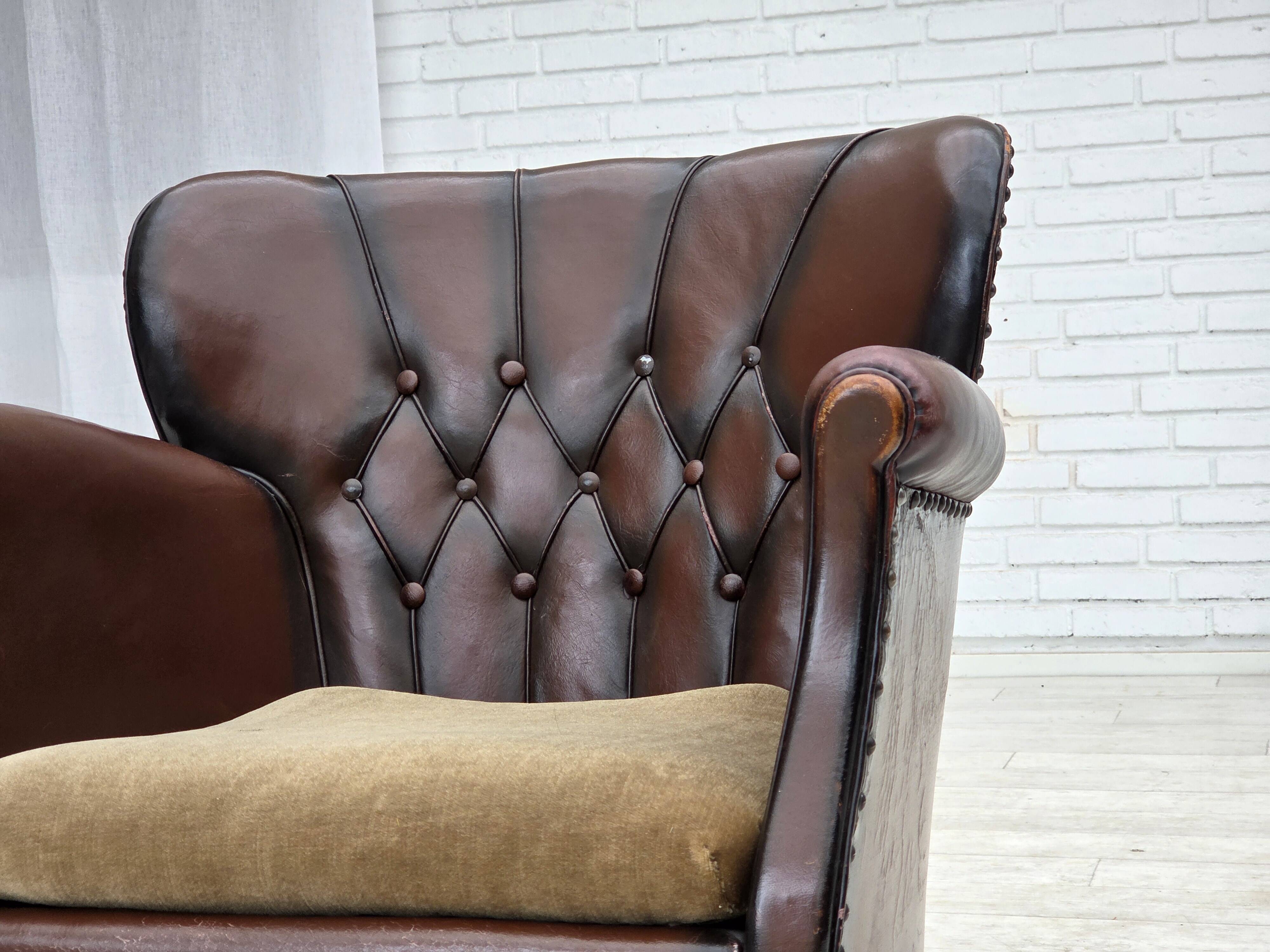 Fauteuil danois des années 1930, cuir marron, velours.