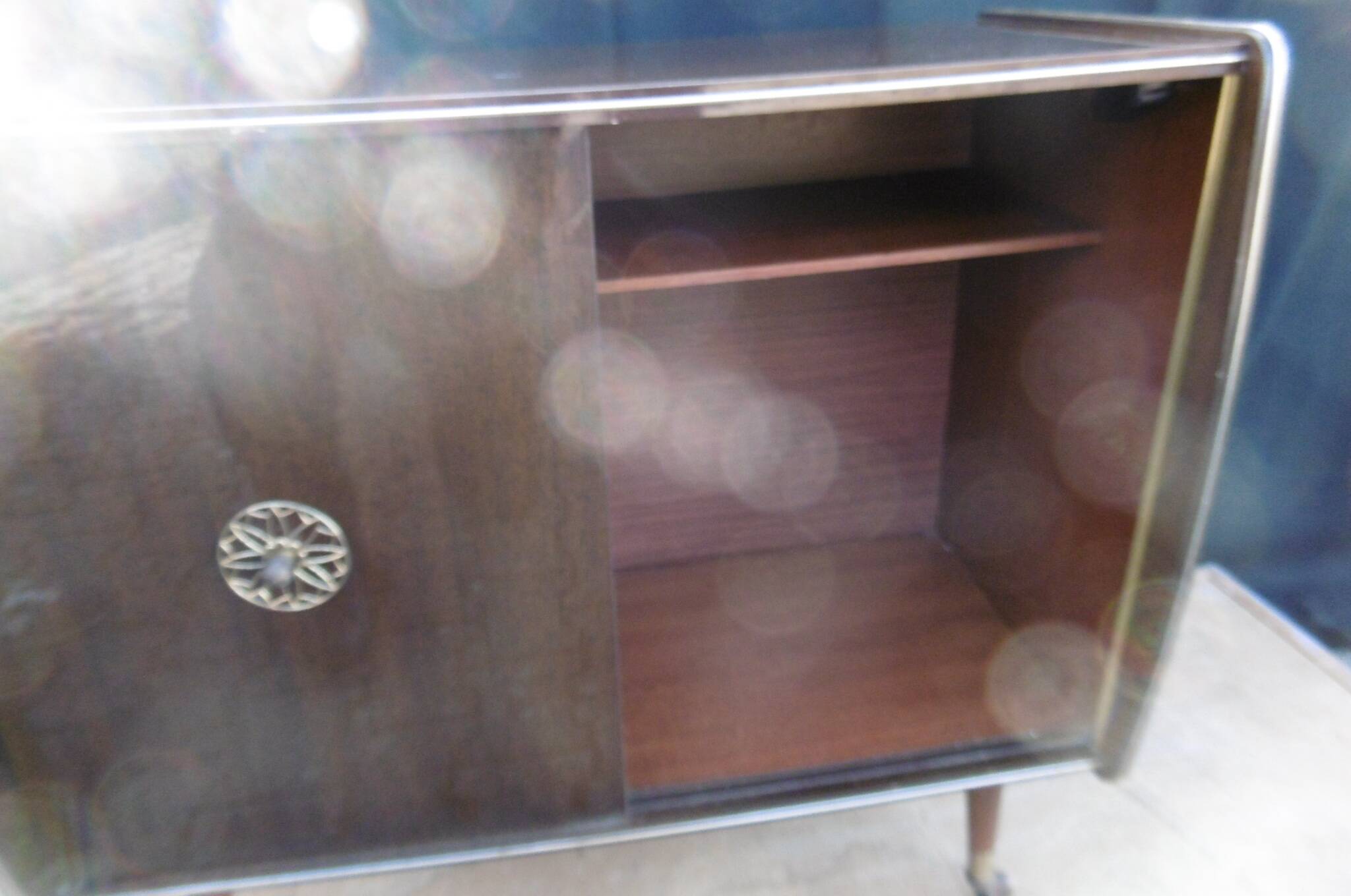 Furniture with Showcase and Lighting