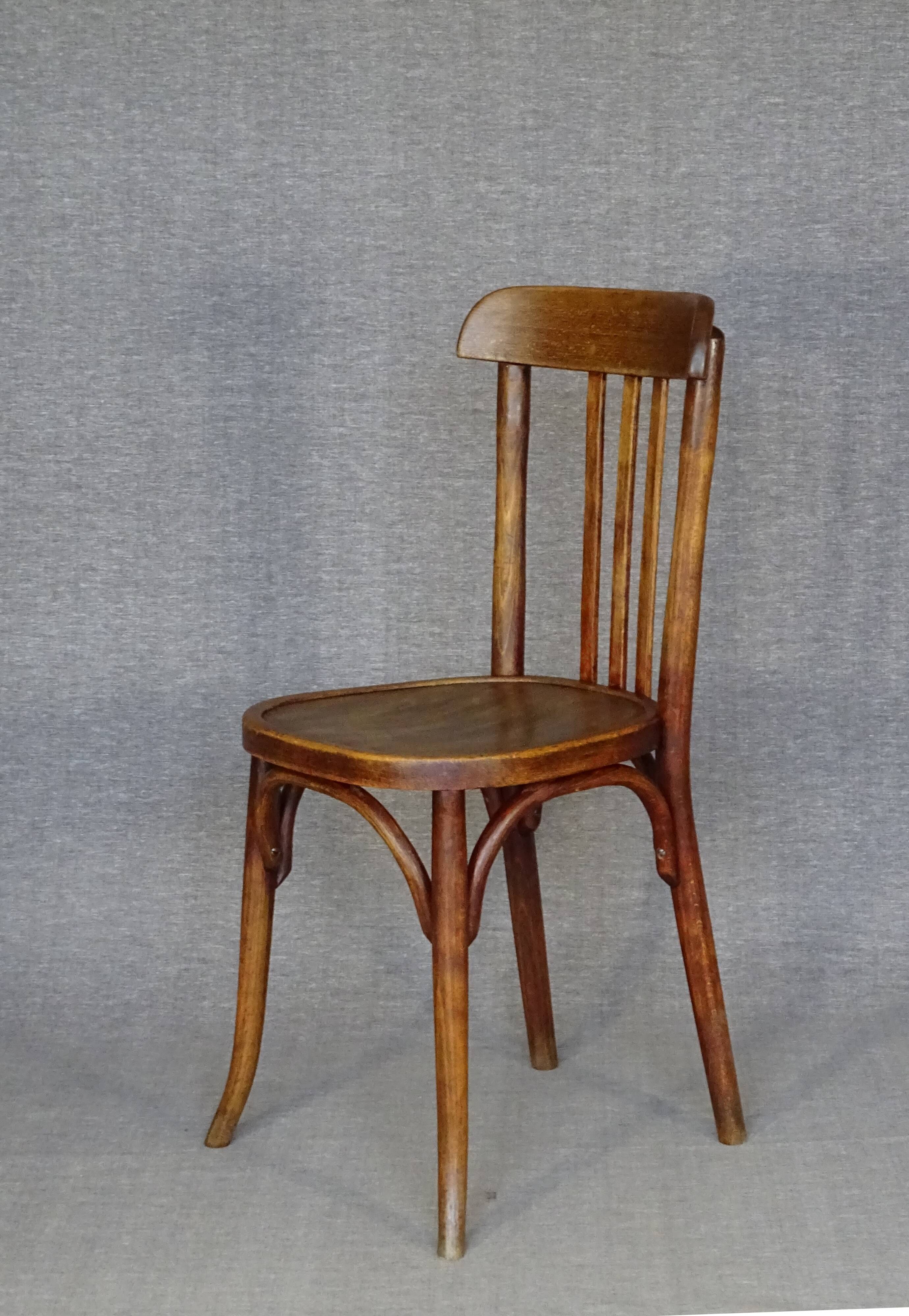 Set of 8 Fischel bentwood Bistrot chairs circa 1930