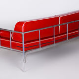Canapé en cuir rouge fabriqué en Tchéquie des années 1930 par Vichr & Co