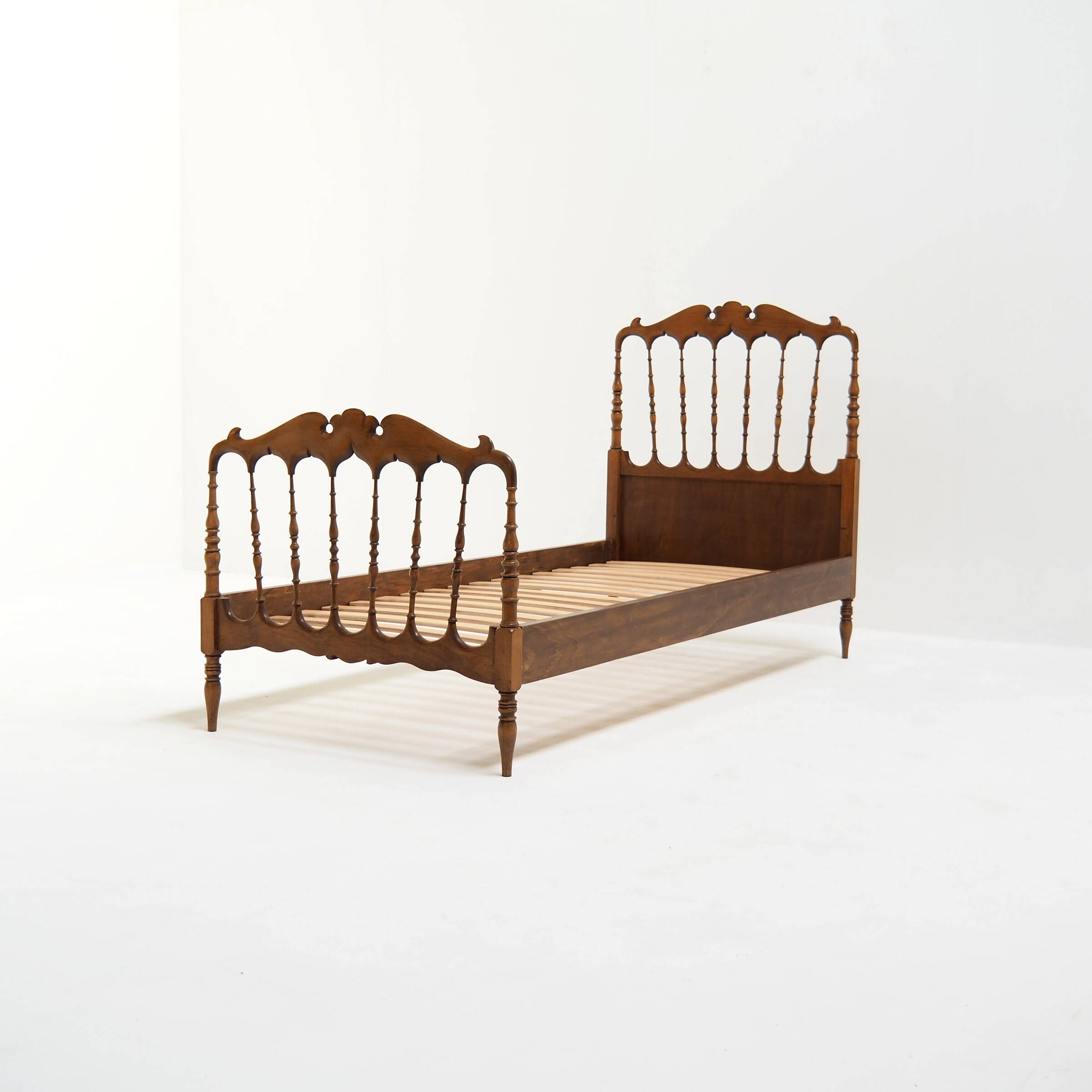 Lit Chiavari classique italien en pin, 2/2