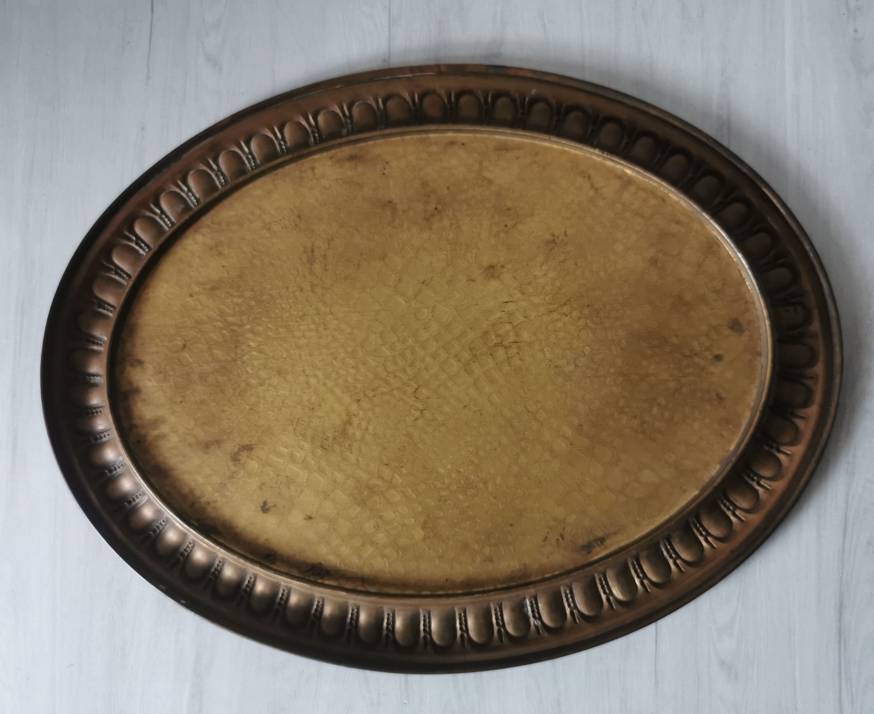 Croco brass dish