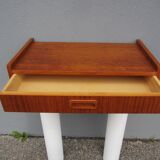 Scandinavian wall shelf with drawer