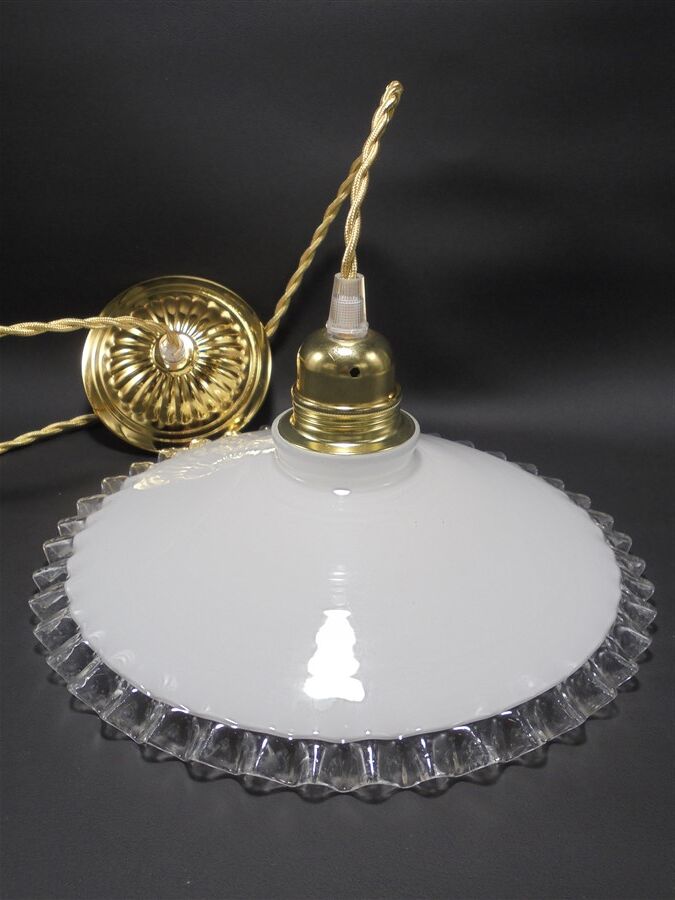 Suspension en opaline