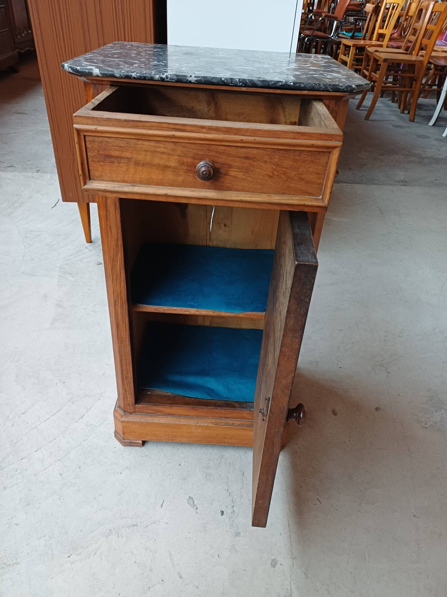 Table de chevet ancienne
