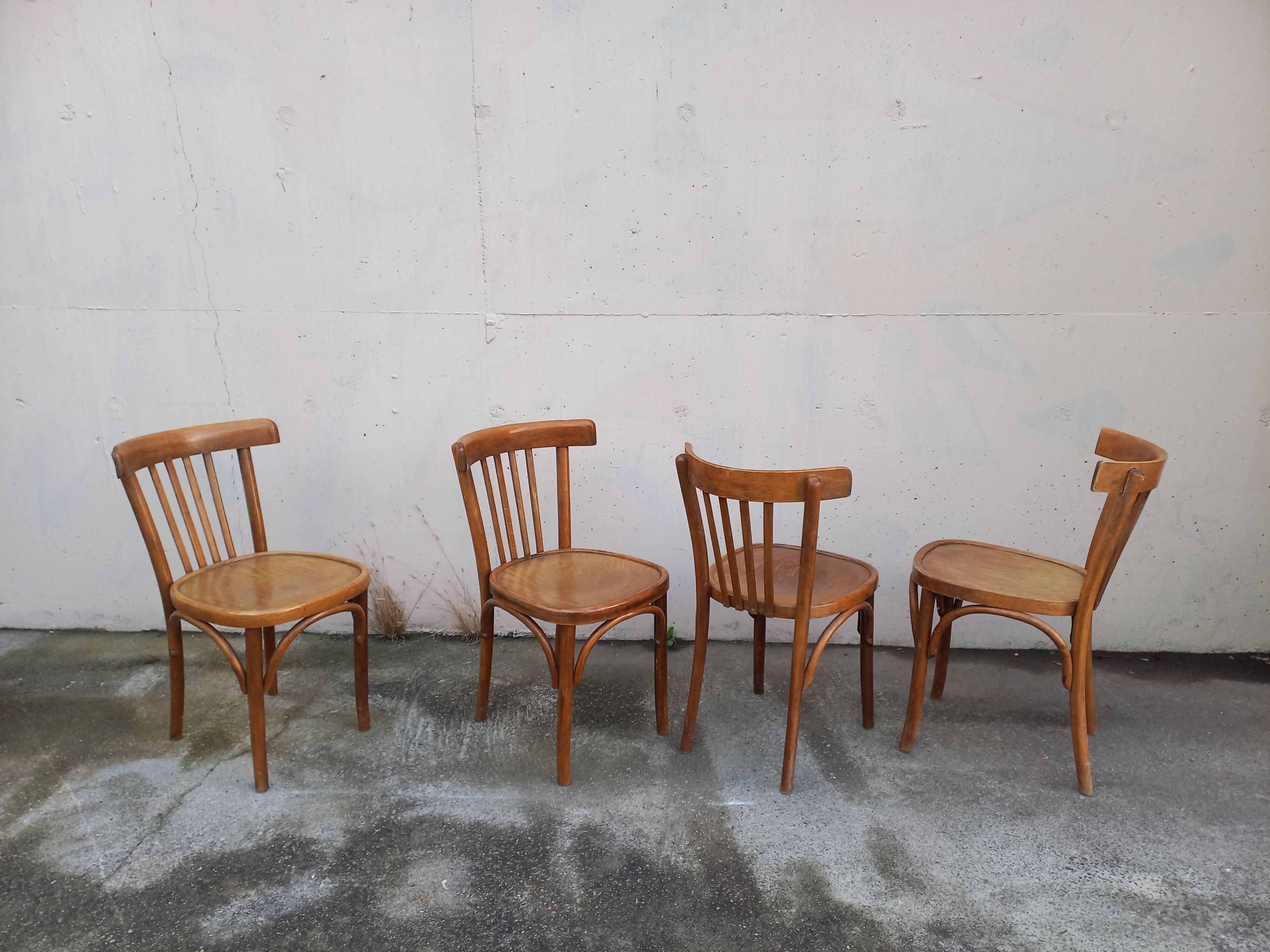 Chaises bistrot vintage