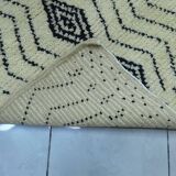 Handcrafted Moroccan rug decorated 250cm x 150cm