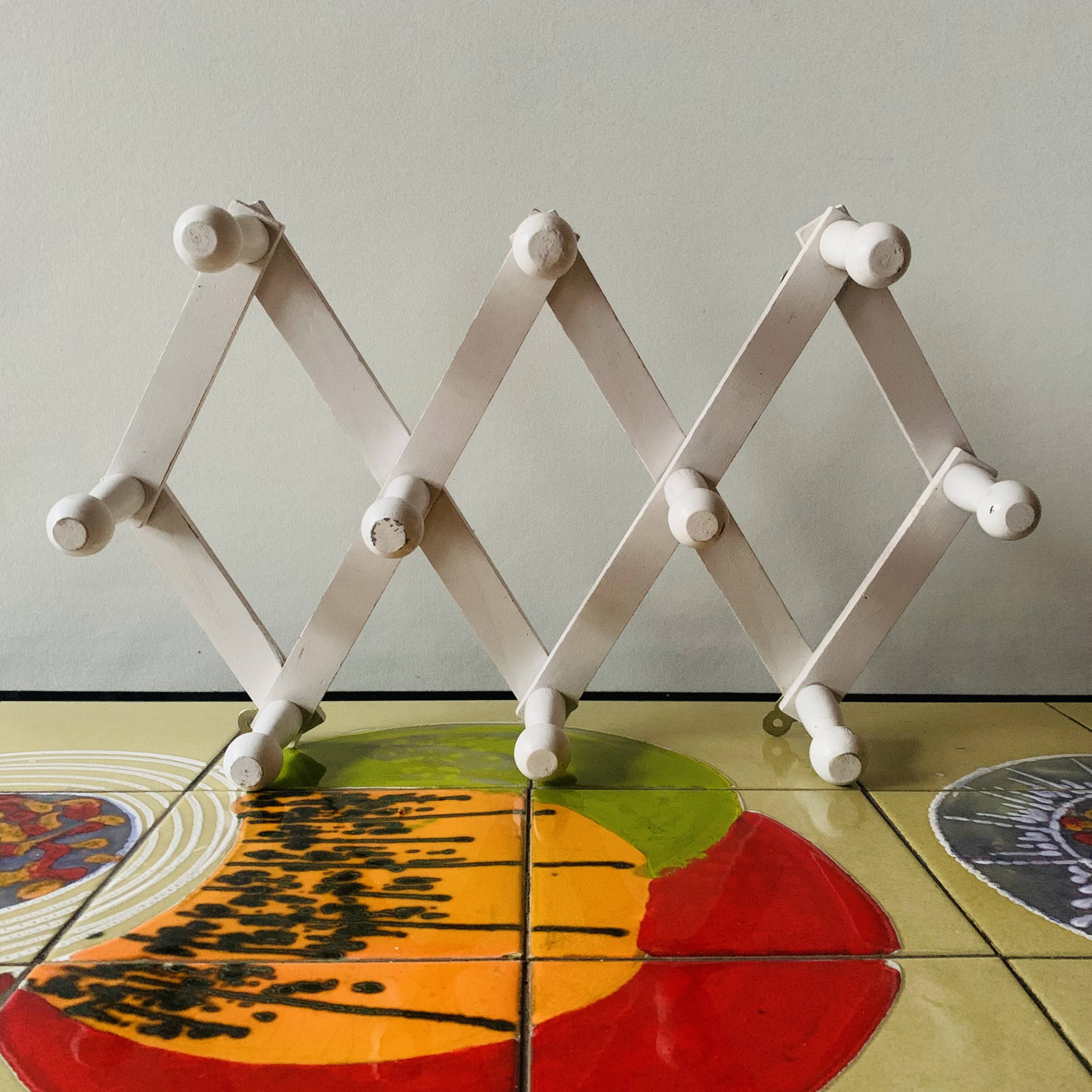 Vintage accordion coat rack in white painted wood