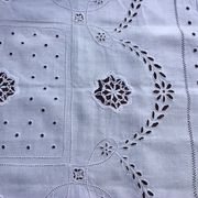 Linen table centre