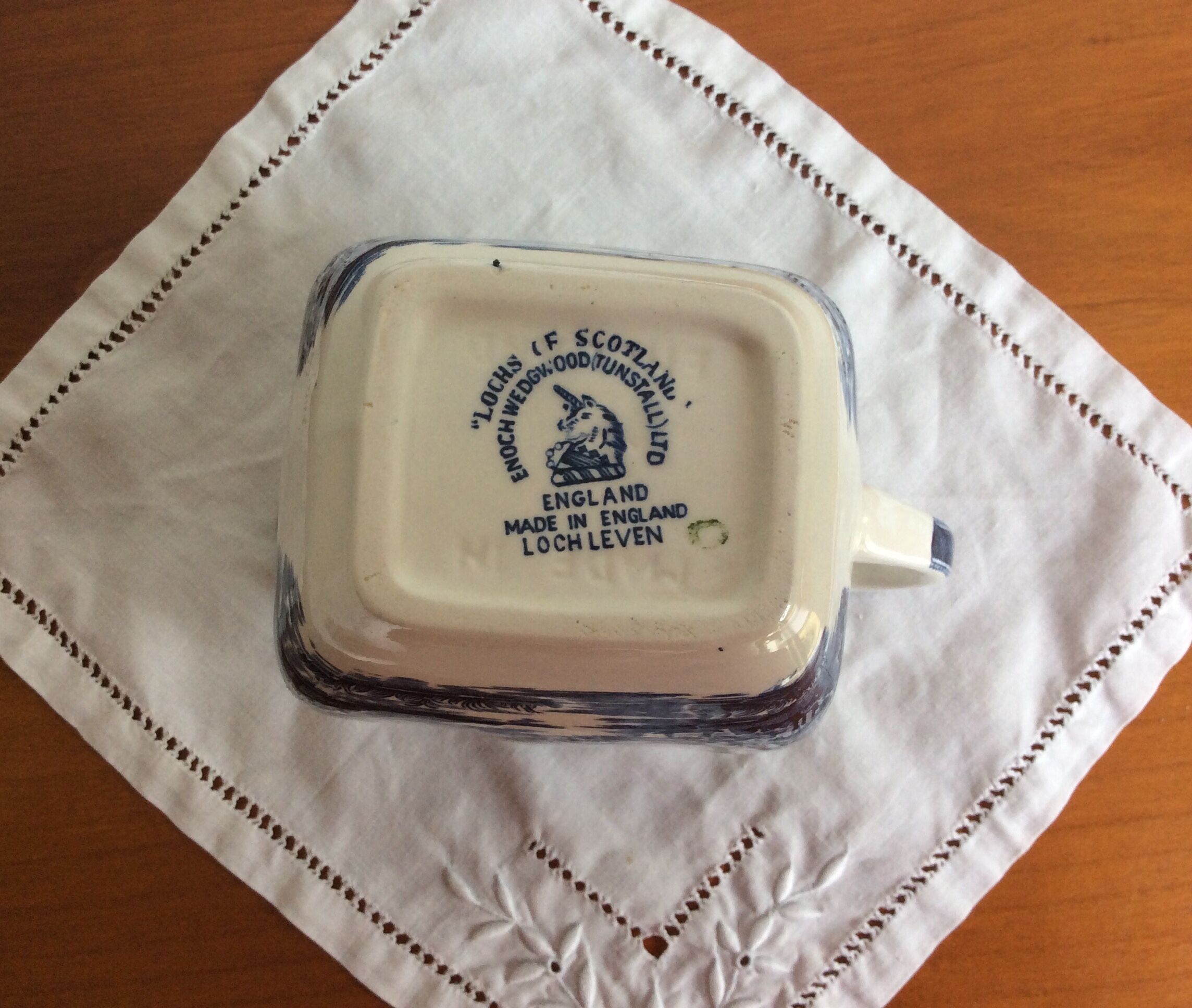 Crémier Lochs of Scotland - Made in England - loch Leven - décors bleu