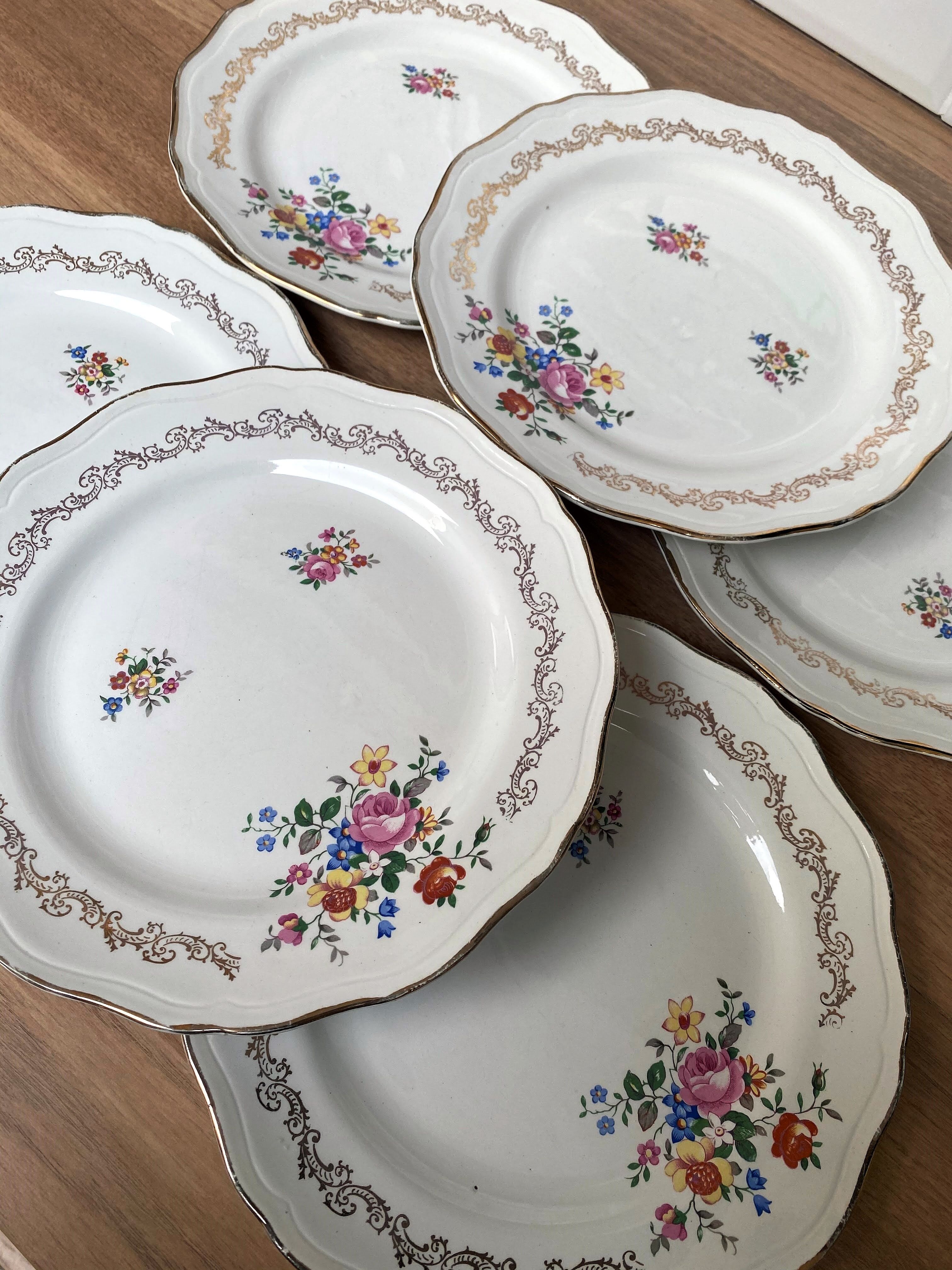 Set of 6 Flat Plates the Almond