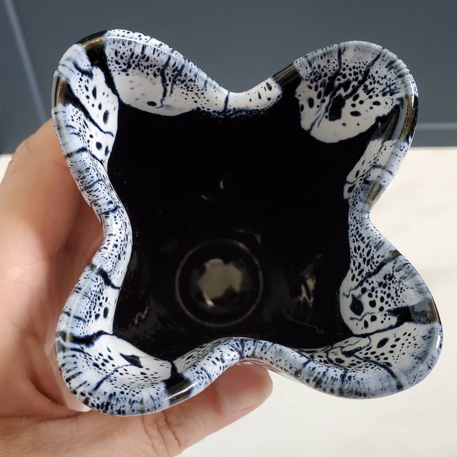 Ceramic vase called Fat Lava