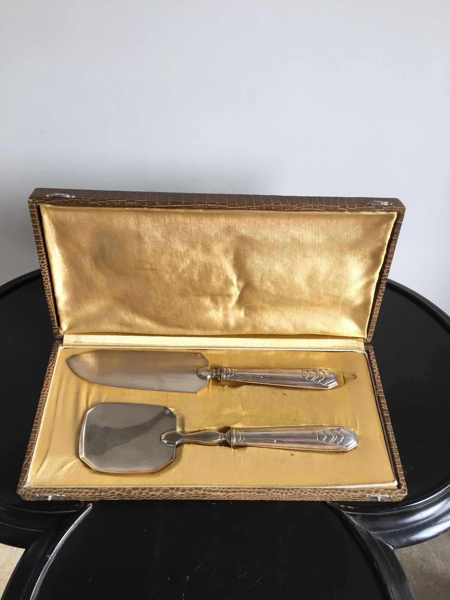 Art Deco dessert service covers in silver metal