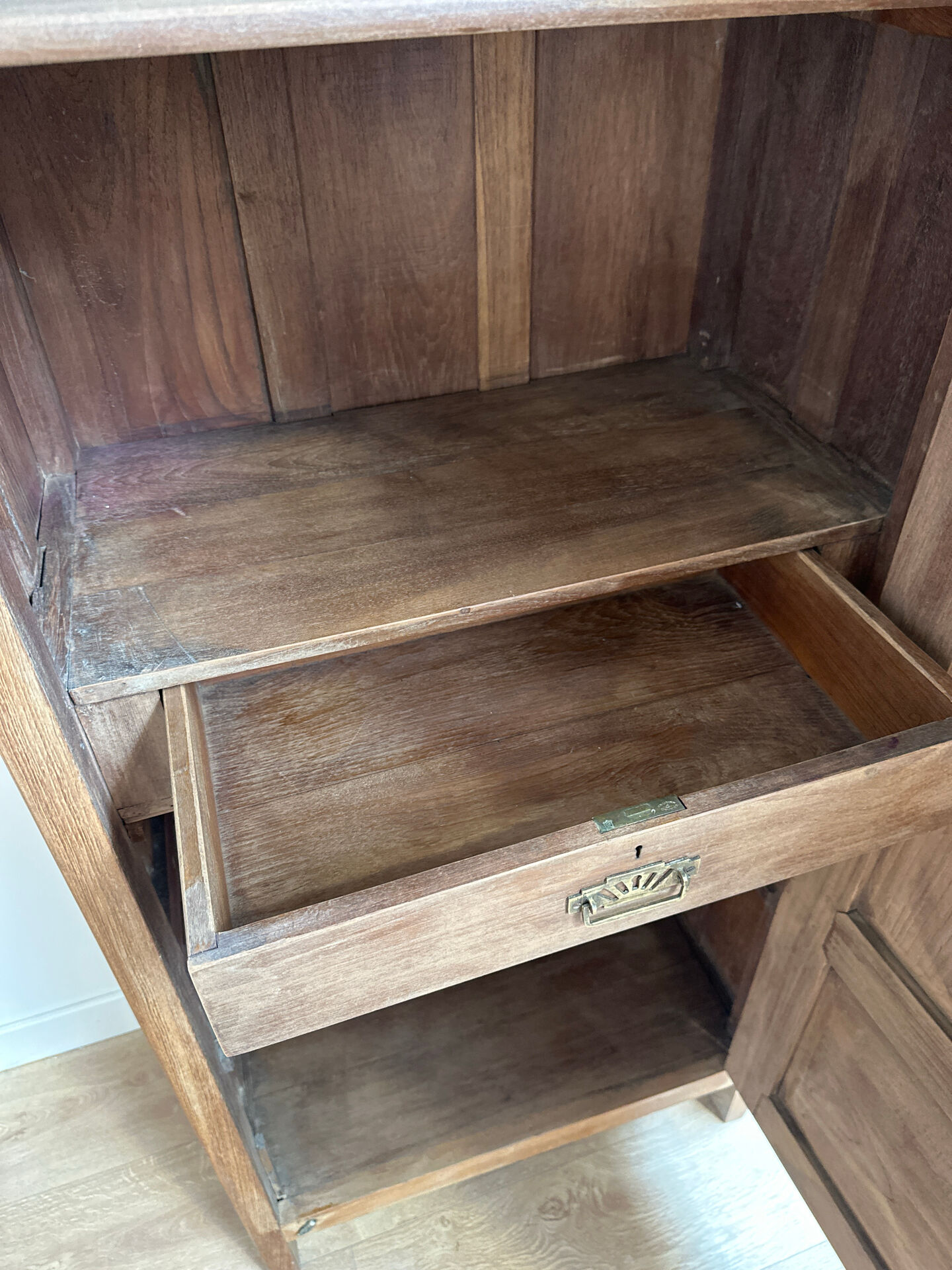 Petite armoire ancienne
