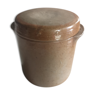 Sandstone salt pot