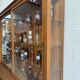 Ancienne vitrine de pharmacie