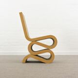 Wiggle chair with coffee table by Frank O. Gehry for Vitra