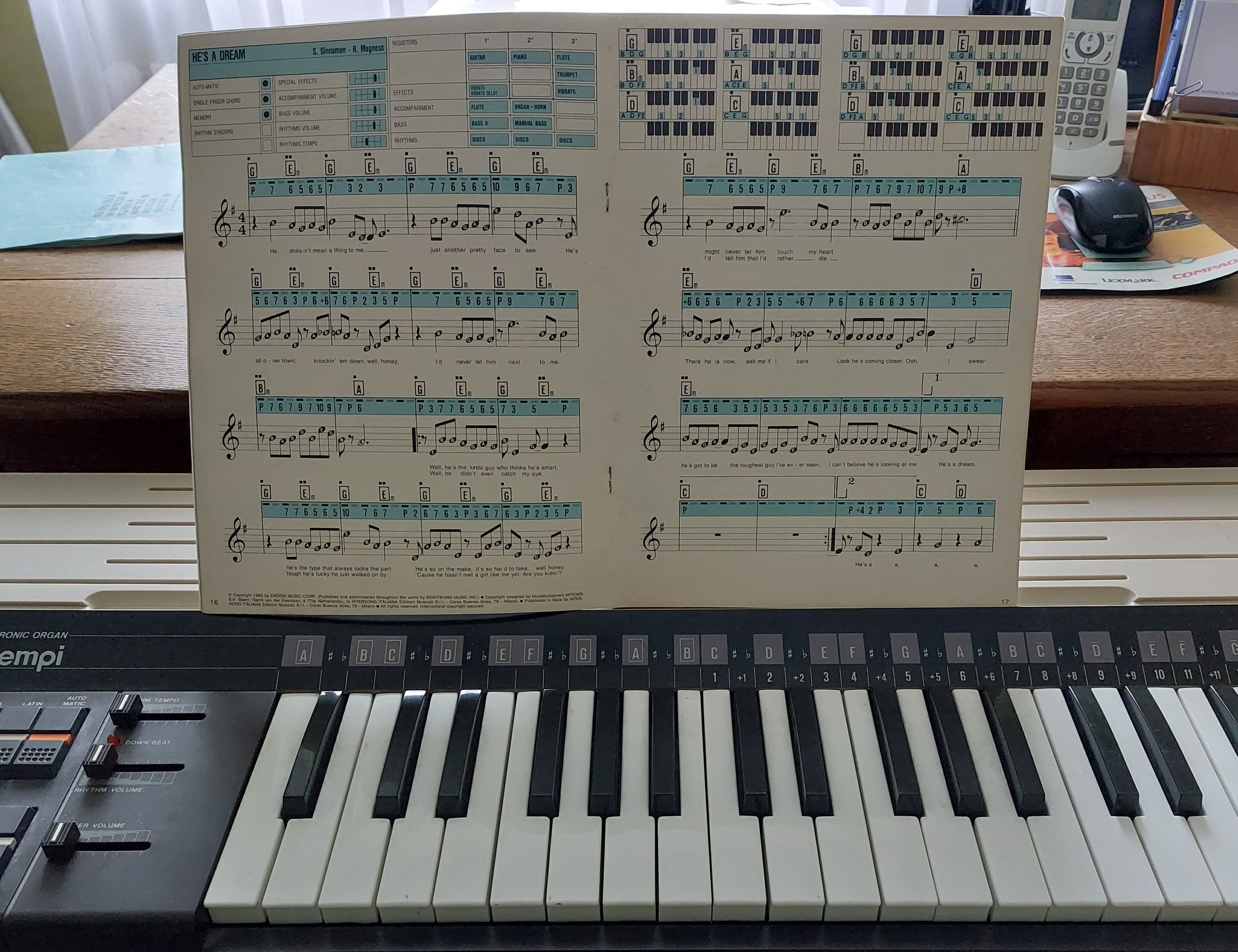 Bontempi organ