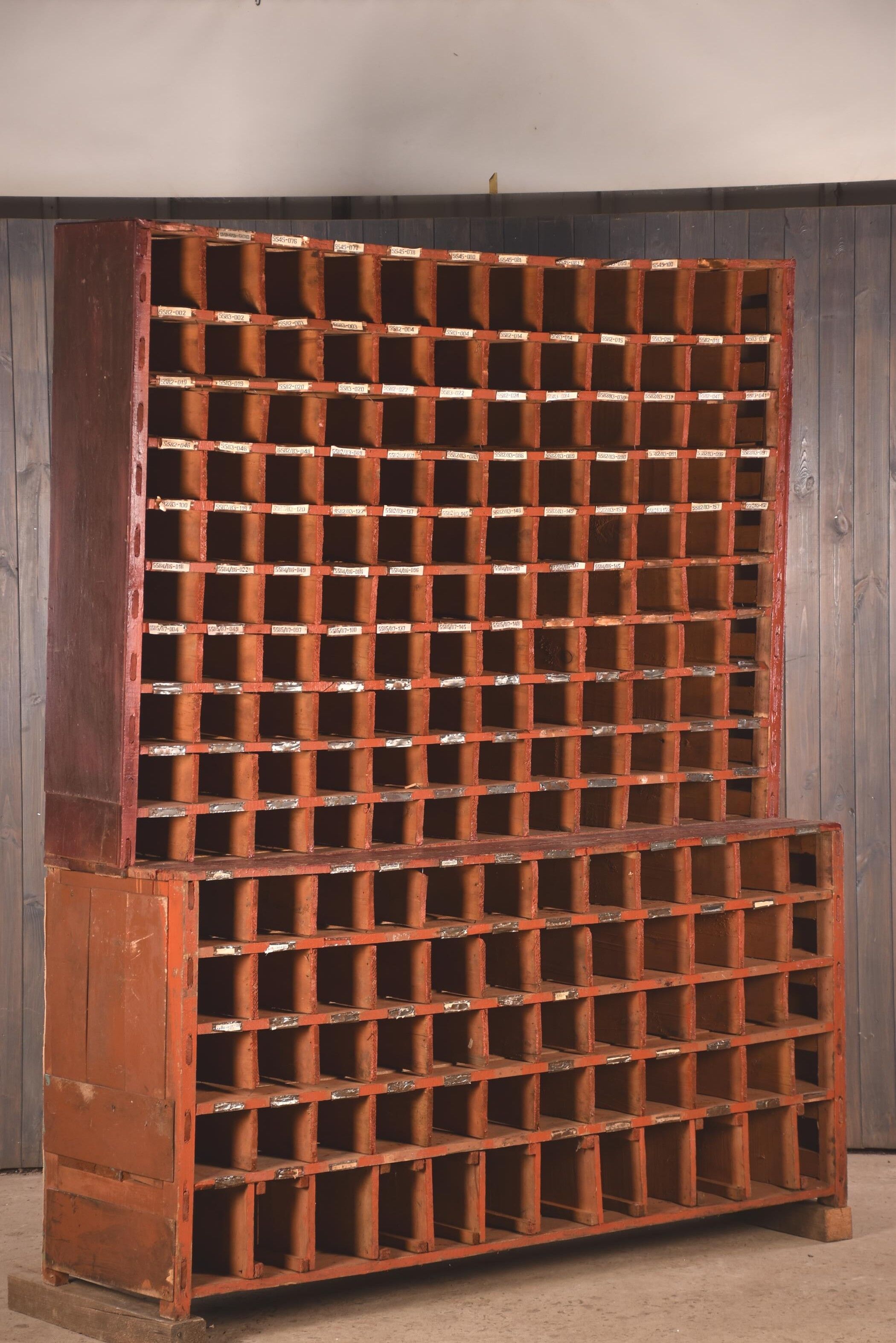 Armoire à vin stellage industrielle casier à vin