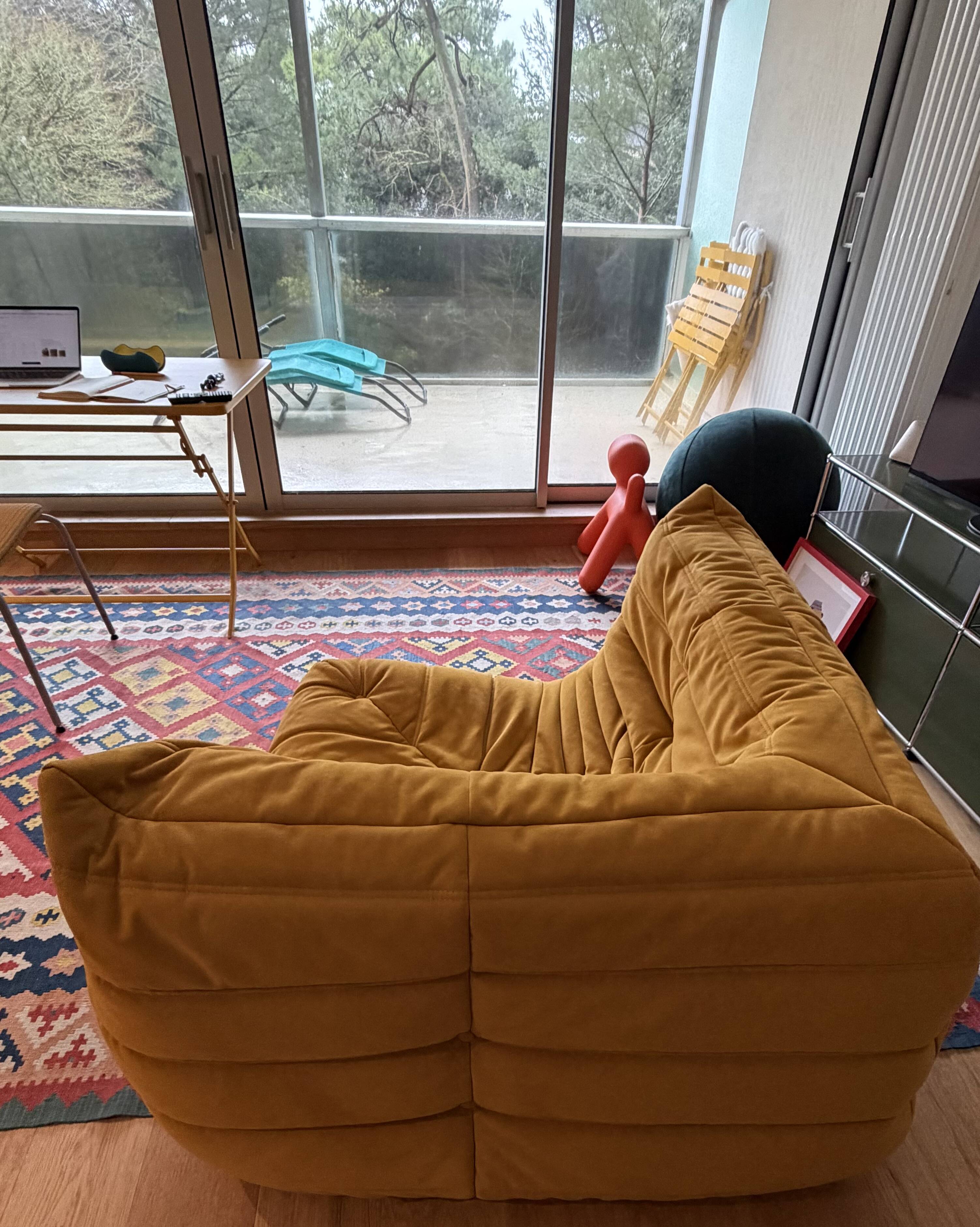 Togo Ligne Roset Corner