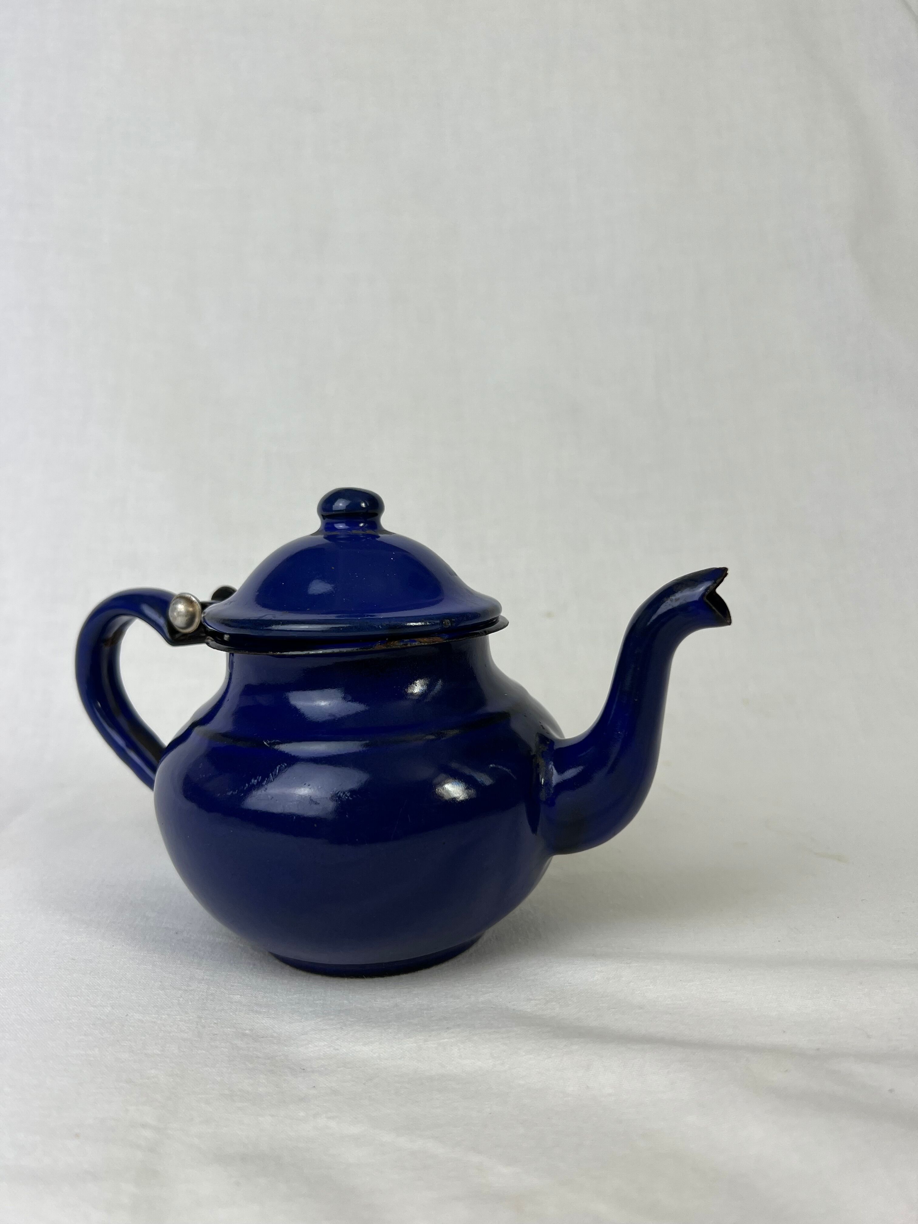 Blue metal coffee maker
