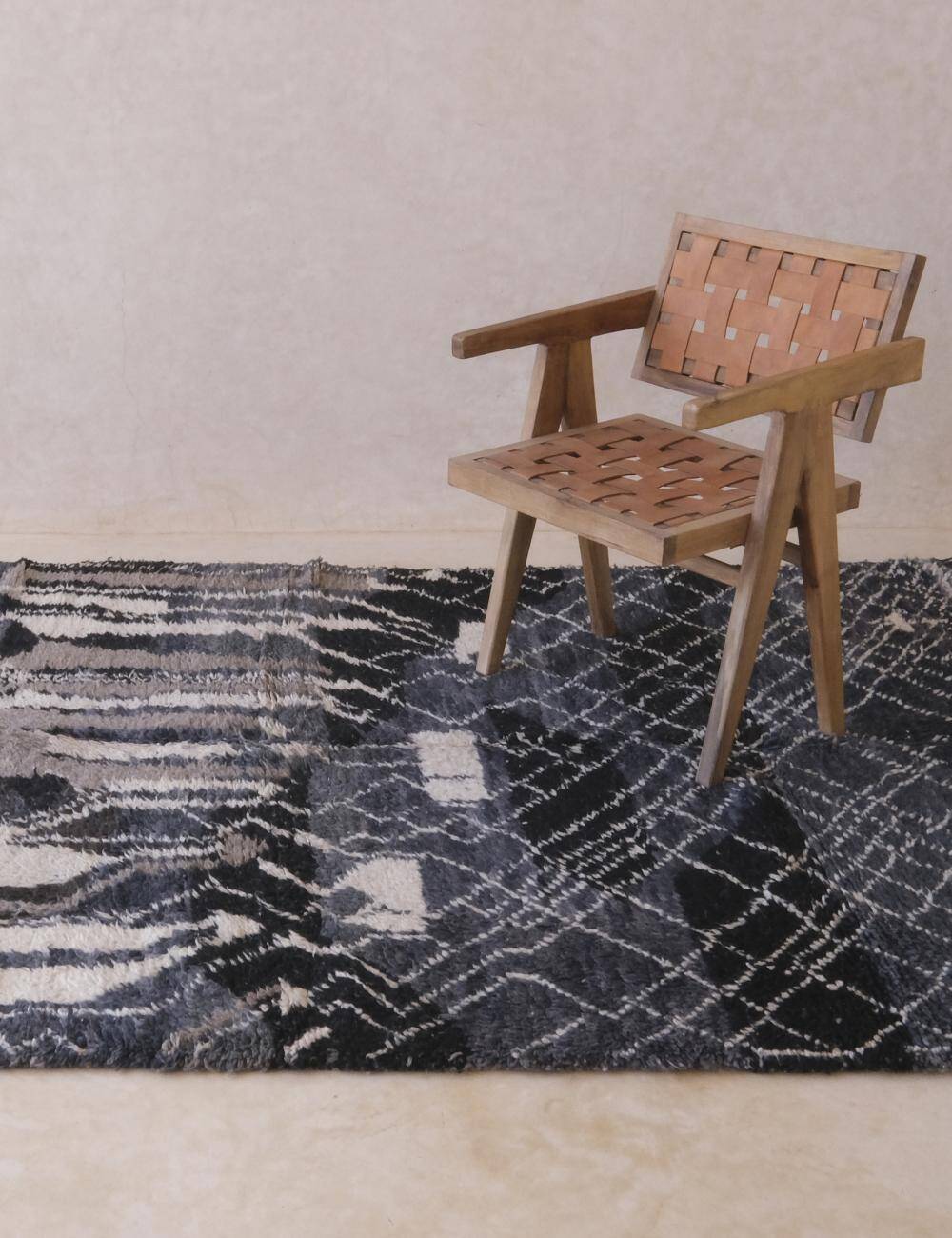 Contemporary Berber Rug - 278 x 173 cm