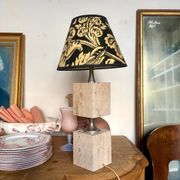 Pied de lampe en travertin par Philippe Barbier, 1970