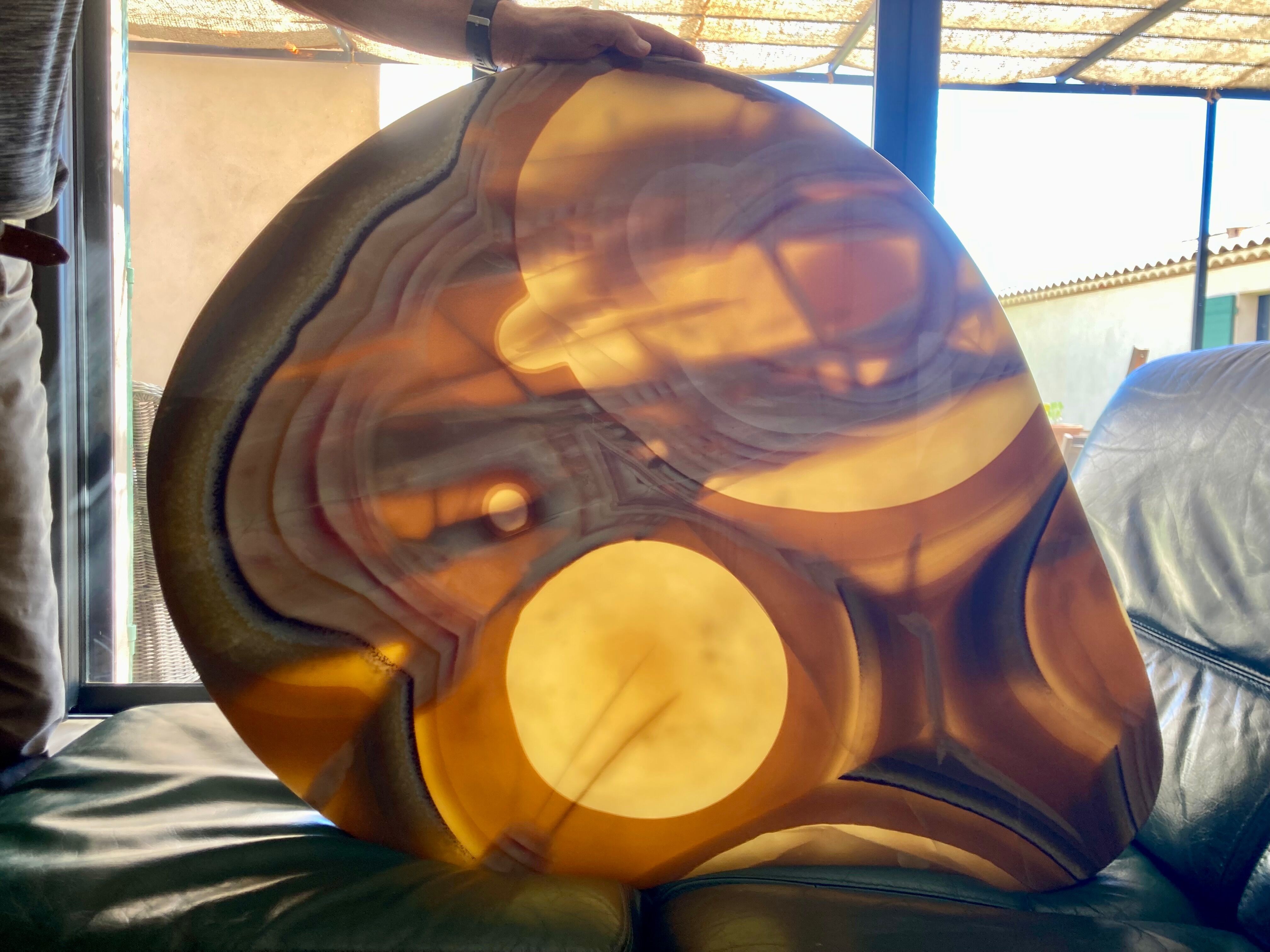 Table basse en onyx forme libre