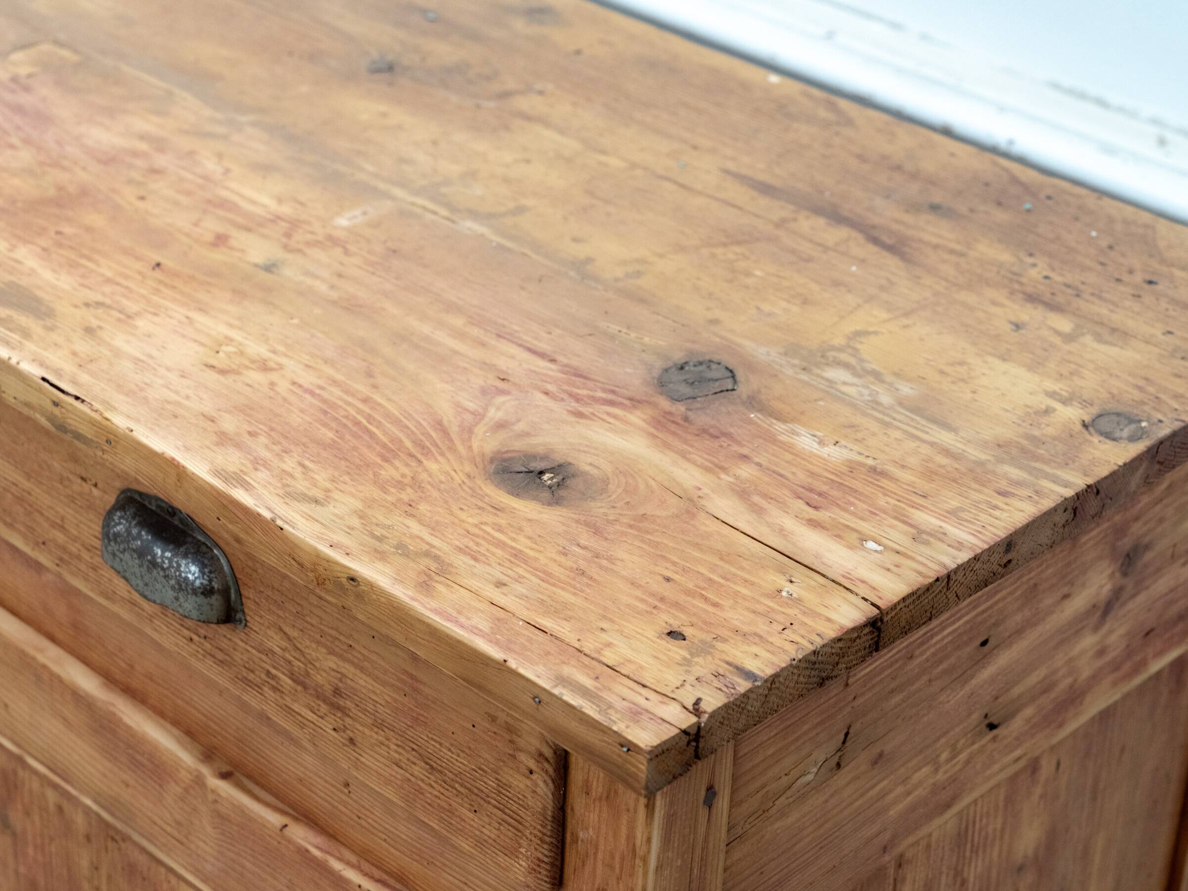 Old workshop furniture from 1930 in fir wood.