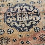 Tapis persan carré vintage